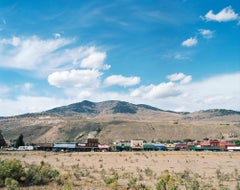 Western Style Stadt, Farbfotografie einer kleinen Stadt, zeitgenössische Landschaft