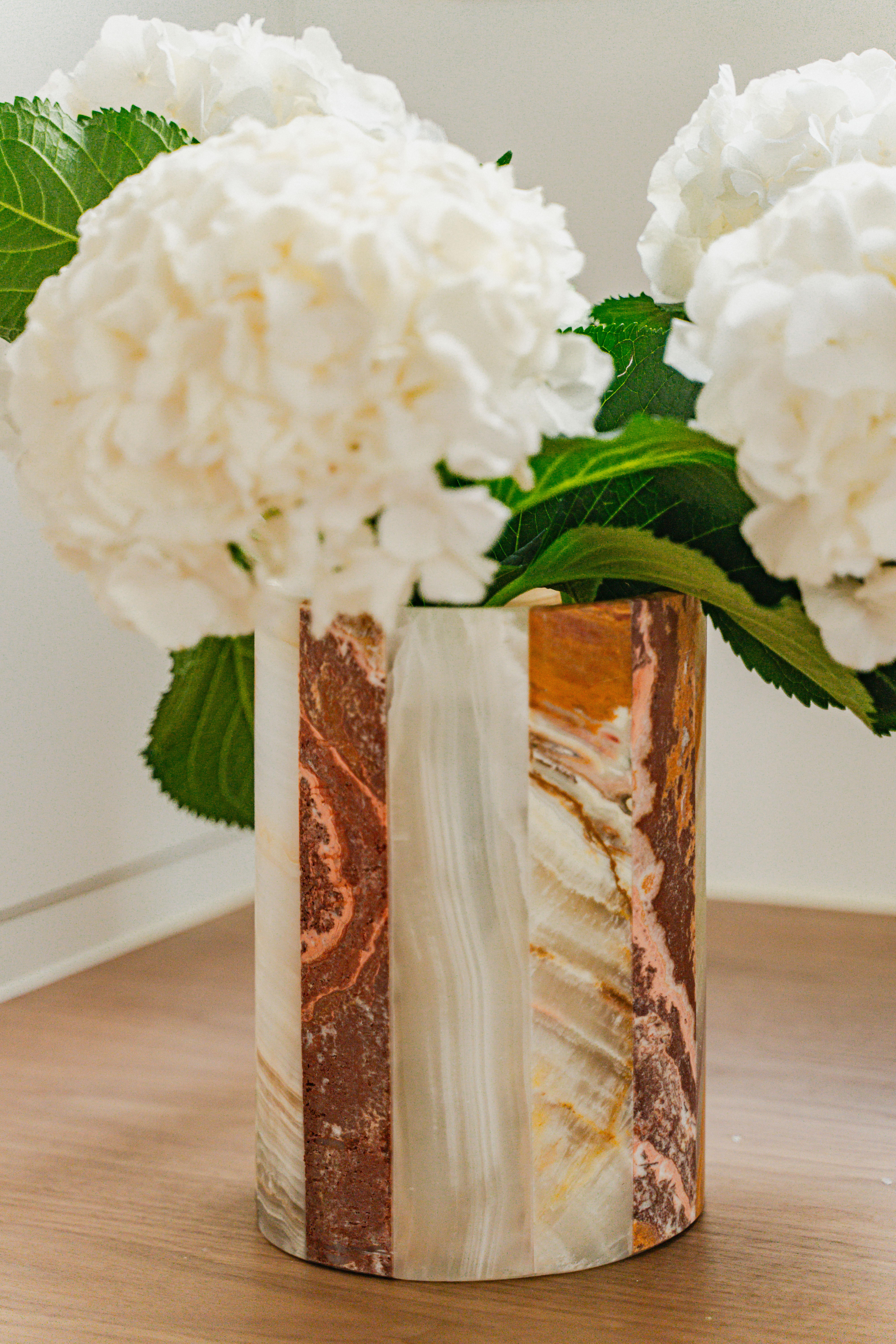 Marie vase in Onyx by Studio Gaïa In New Condition For Sale In PARIS, FR
