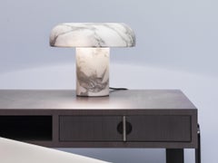 Lampe de table « Marie White » en marbre de Carrare, par Haymann Editions
