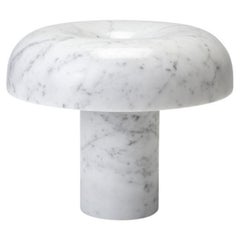 Lampe de table « Marie White » en marbre de Carrare, par Haymann Editions