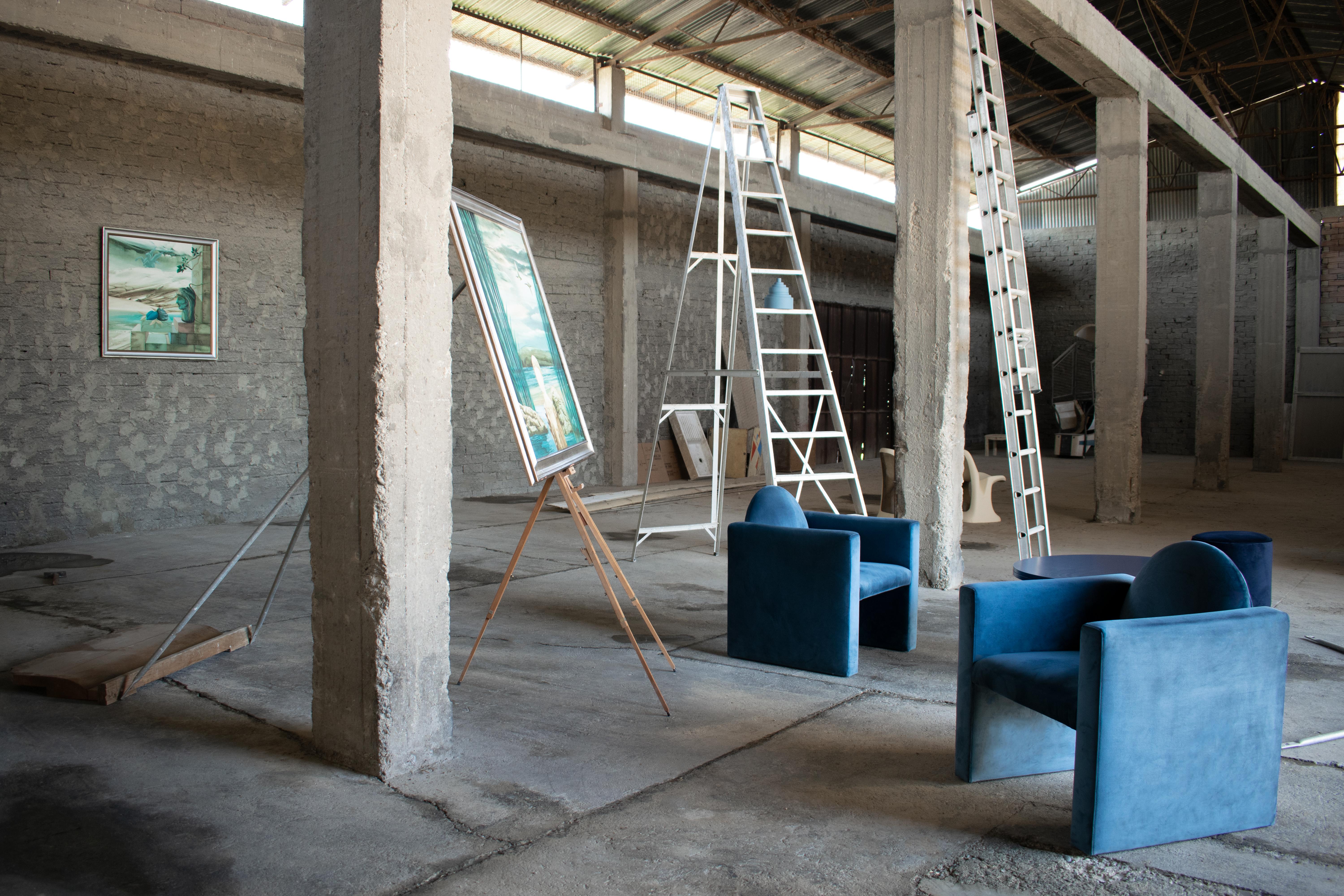 MARIKA Blue Velvet Fabric Armchair / Dinning Chair For Sale 4