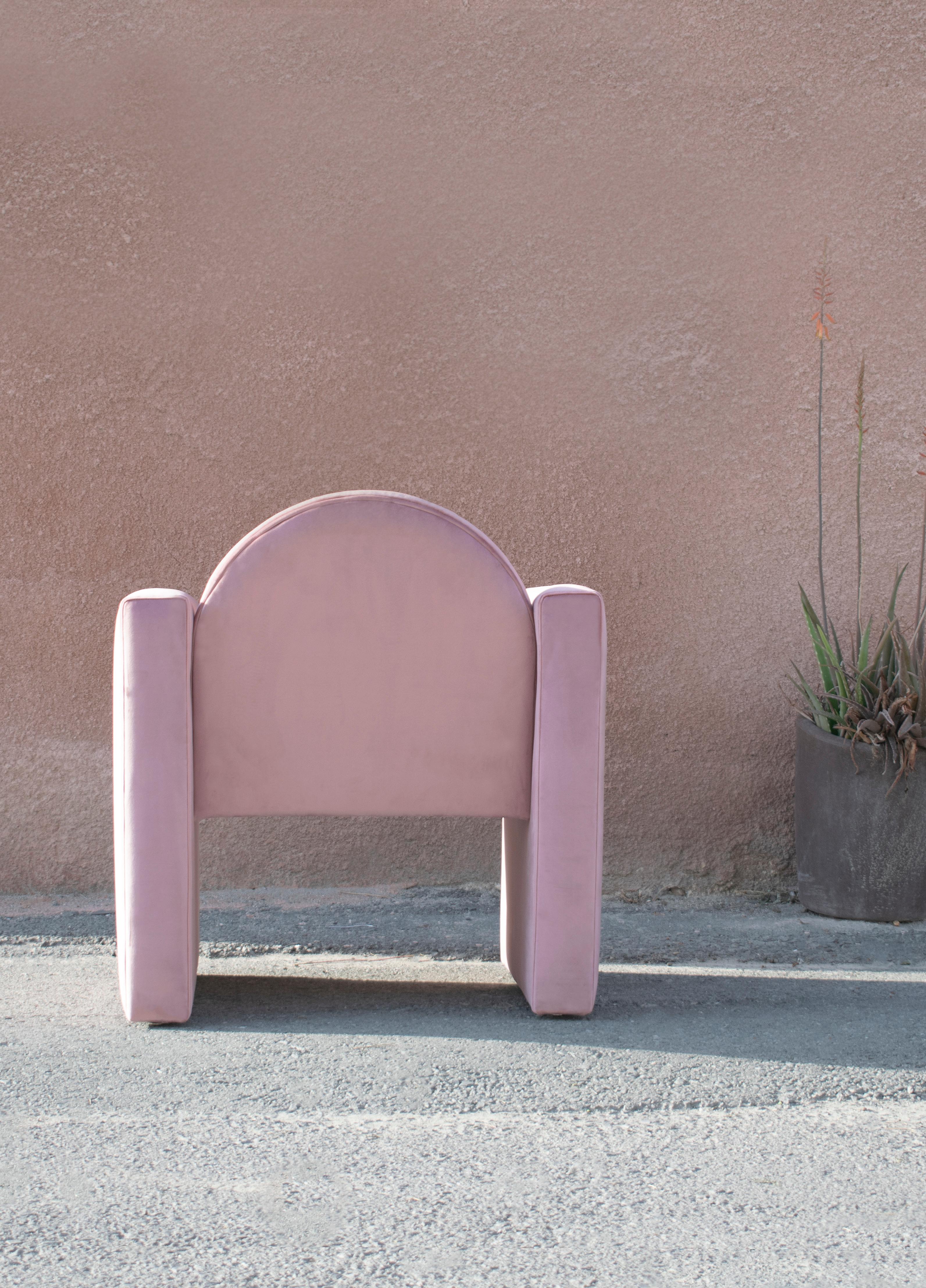 MARIKA Pink Velvet Armchair / Dinning Chair In New Condition For Sale In Larnaca, CY
