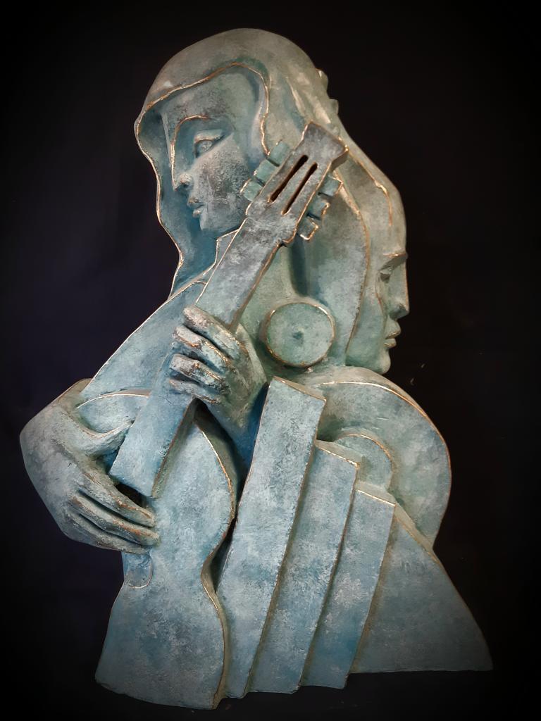 Femme à la Guitare - Realist Sculpture by Mariko