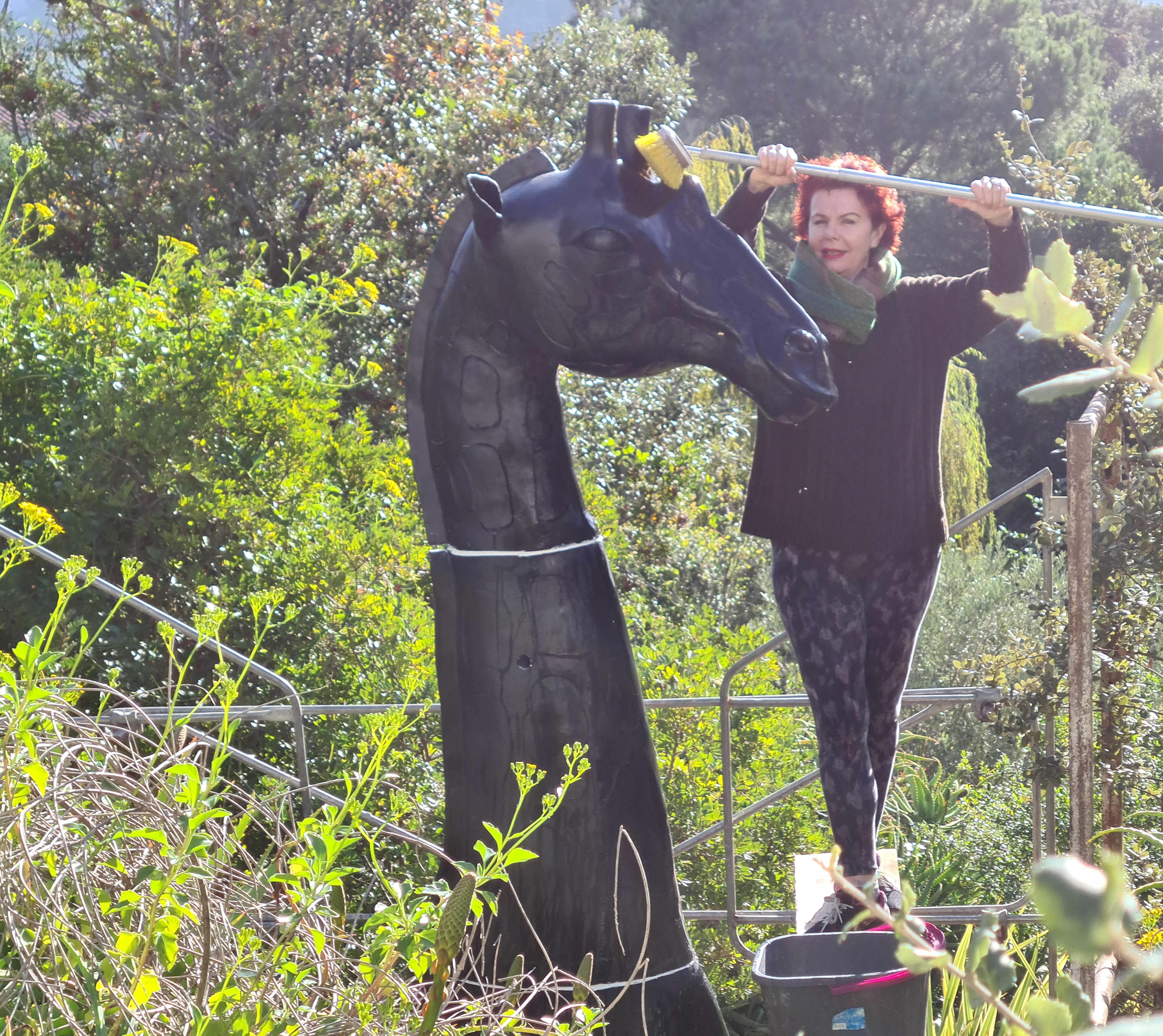Giraffe - Monumental Contemporary Resin Outdoor Sculpture - Black Figurative Sculpture by Mariko