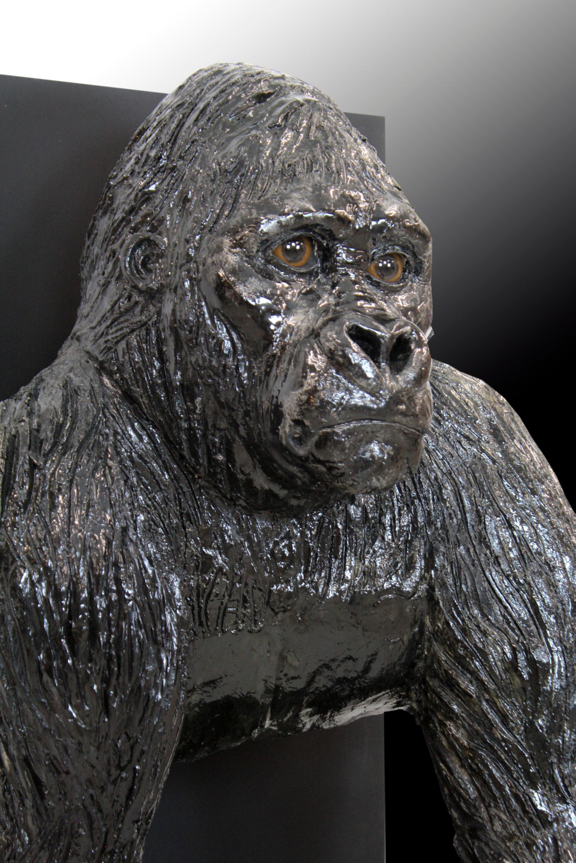 Gorilla - Neo-Expressionist Sculpture by Mariko