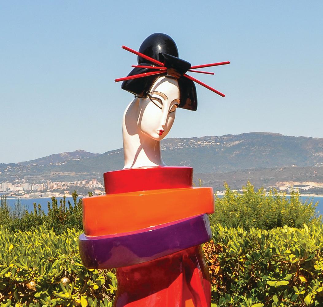 Pair of Gueishas - Monumental Contemporary Outdoor Sculptures For Sale 3
