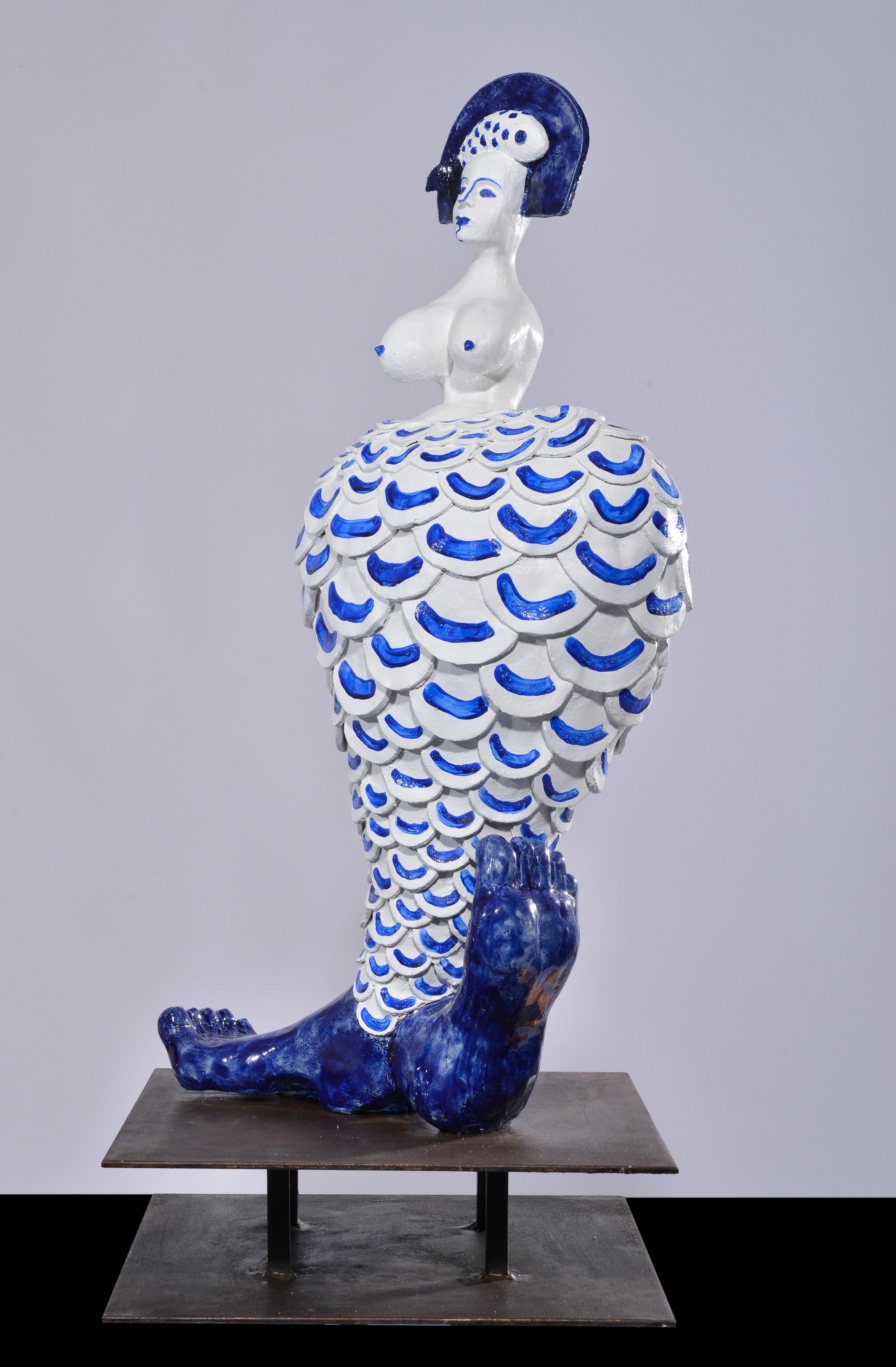 Mariko Figurative Sculpture – Die Meerjungfrau