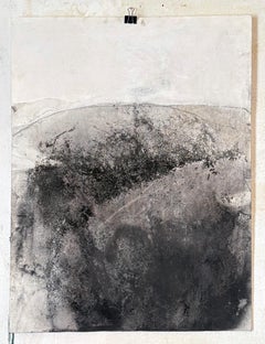 Etna Trace - Minimalistische abstrakte Landschaft mit vulkanischer Erde, s/w Kunst auf Papier