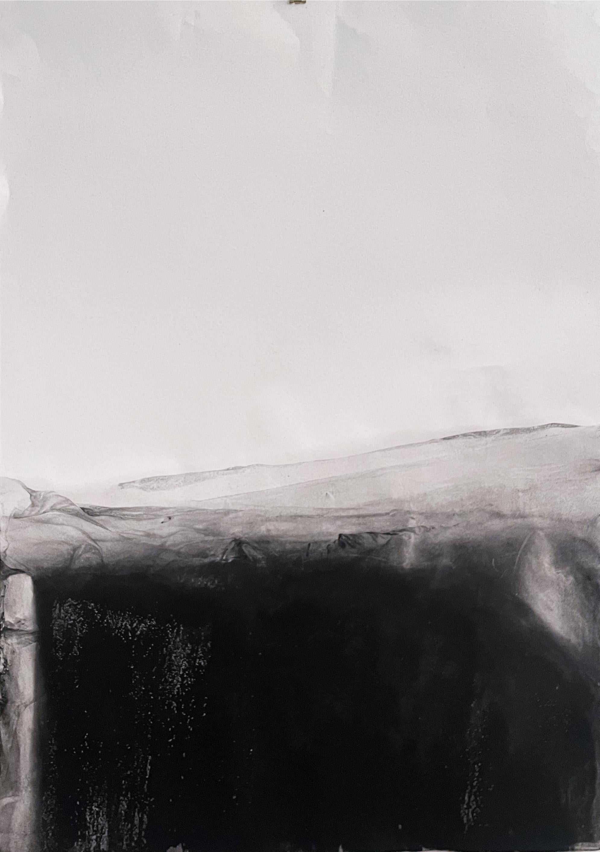 „Landschaft“ Schwarz-Weiß  Gemälde auf Papier, großformatig  in Italien hergestellt