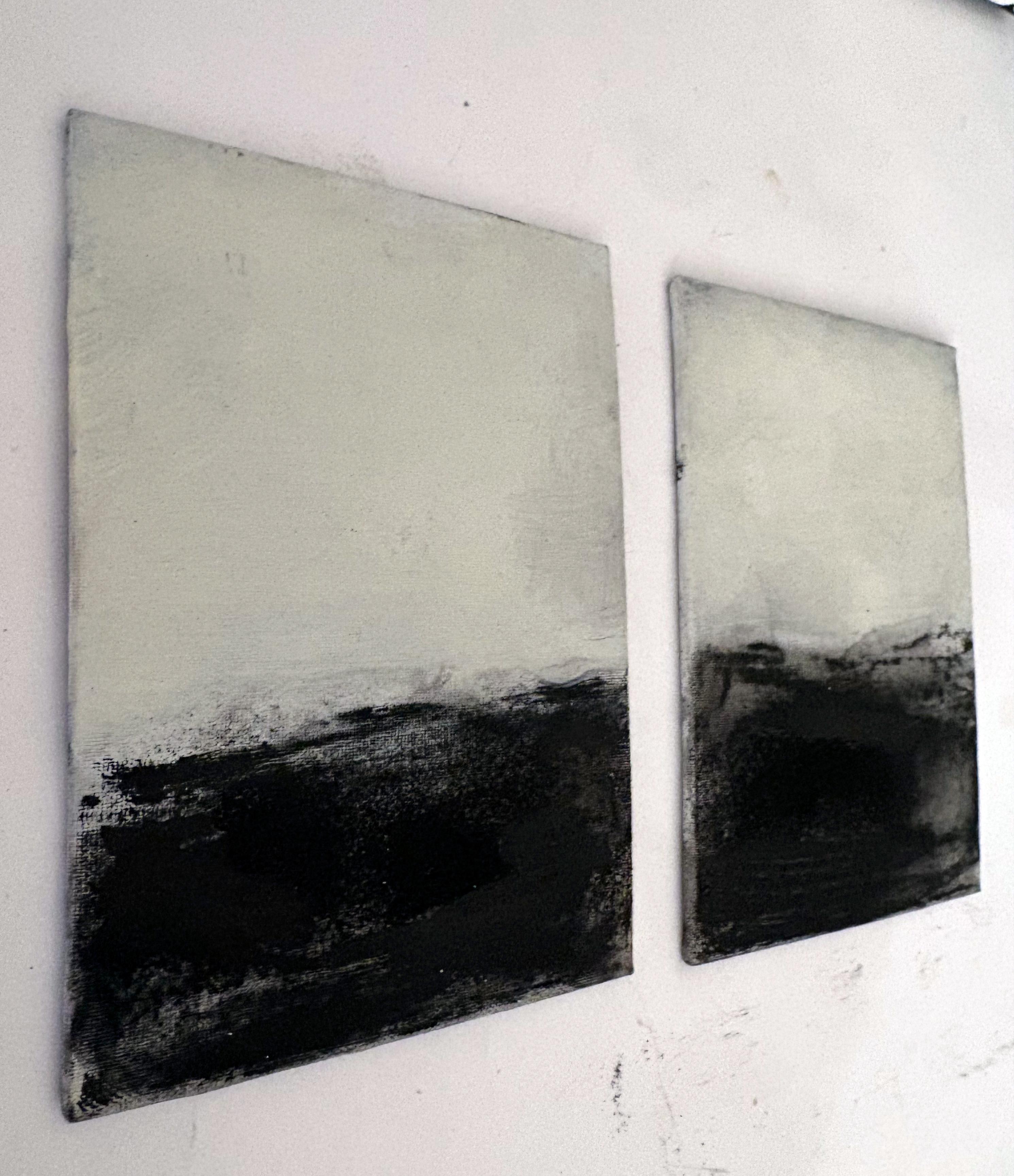 Landschaft BW - Contemporary Minimalist Art Diptychon  Kleinformat 24x18 cm (Grau), Abstract Painting, von Marilina Marchica