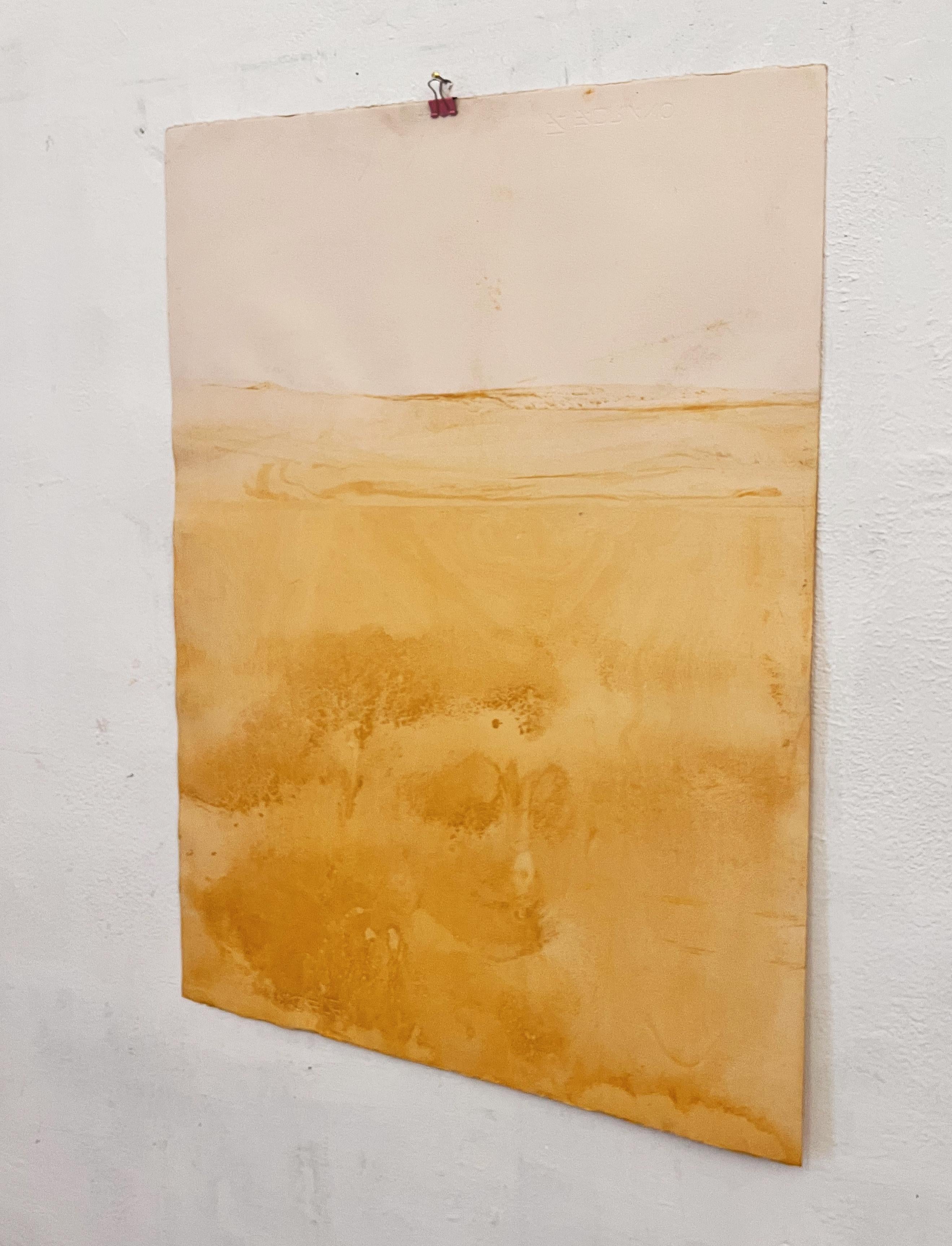 Paisaje amarillo
Arte original sobre papel Fabriano Rosaspina
50x70 cm 
2023
El uso de materiales naturales, como el polvo de óxido mineral, conecta la obra con una dimensión de respeto al medio ambiente y conexión con la naturaleza. La técnica