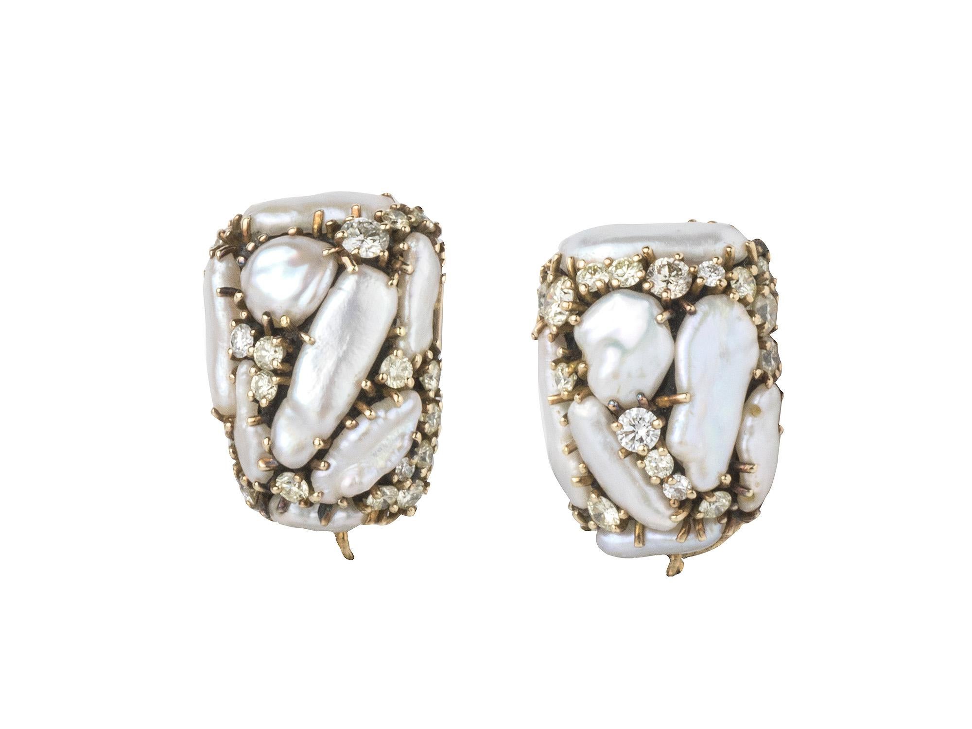 or 18k et platine  pendentifs d'oreille de Marilyn Cooperman, composés de 5,00 carats de diamants entourant des perles Keshi incrustées de différentes tailles. Les gouttes de la boucle d'oreille se détachent  
pour une utilisation de jour ou de