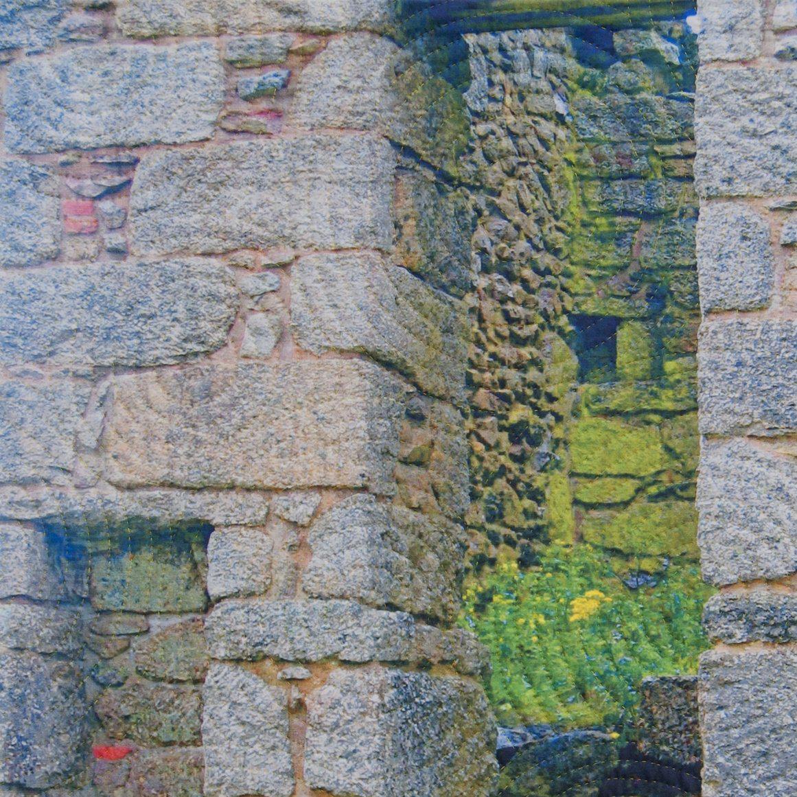 Old Stones 2, Tecnica mista su altro - Mixed Media Art Contemporaneo di Marilyn Henrion