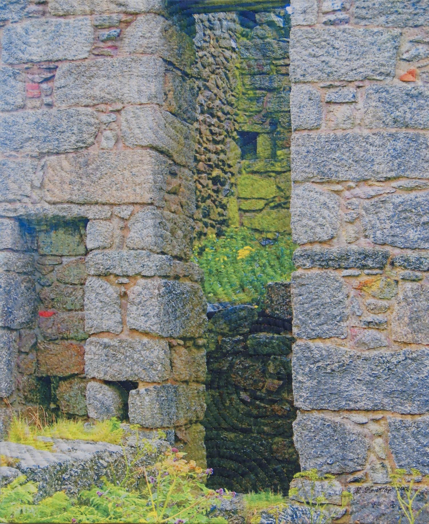 Old Stones 2, Tecnica mista su altro - Mixed Media Art di Marilyn Henrion