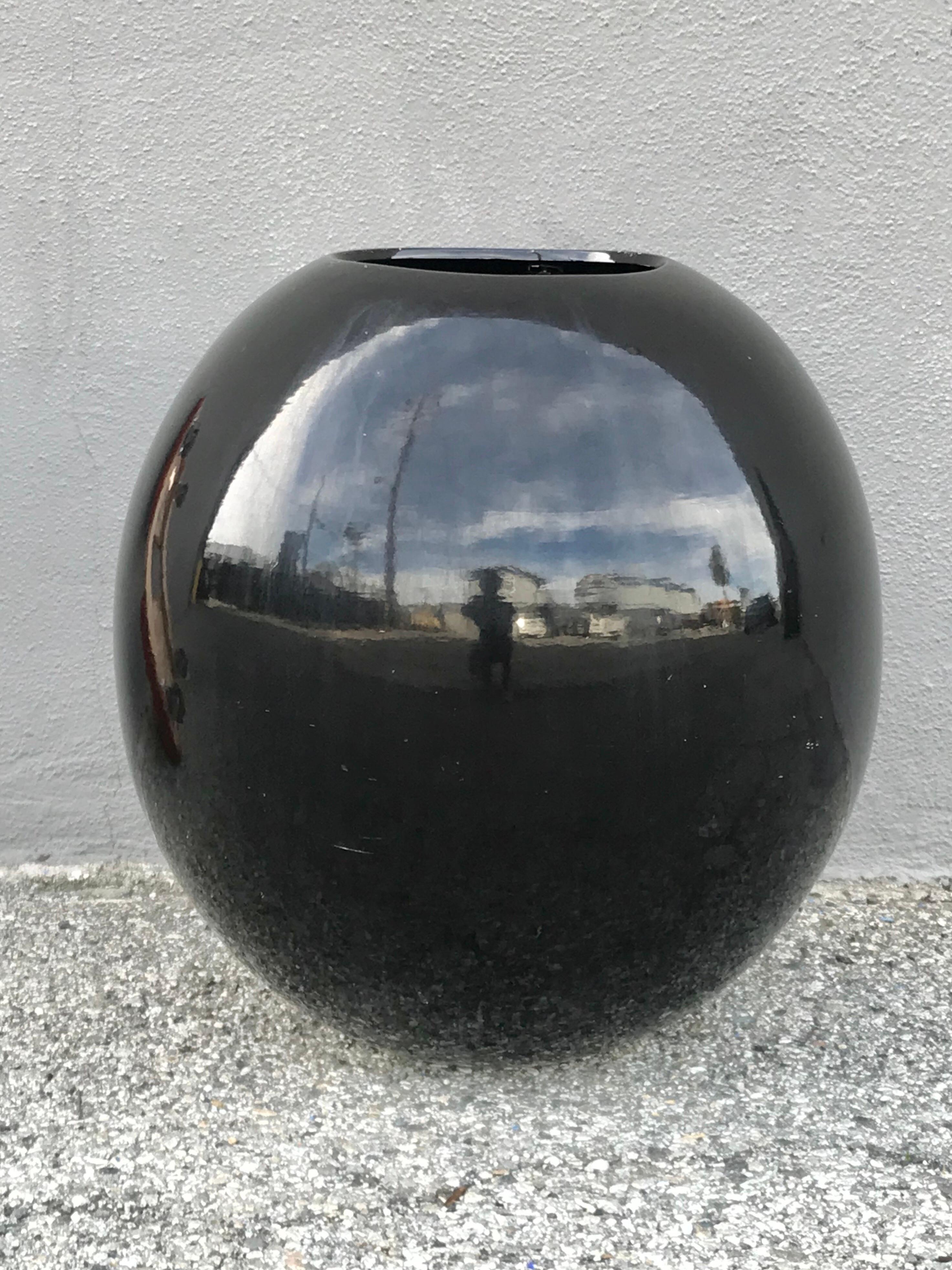 California design
Limited production
Great scale
Bisque clay with gloss black glaze
Like an old Etruscan vase it shows minor wear / patina, small nicks and chips
No cracks, rings like a bell
No drain hole, great for indoors
Opening at the top