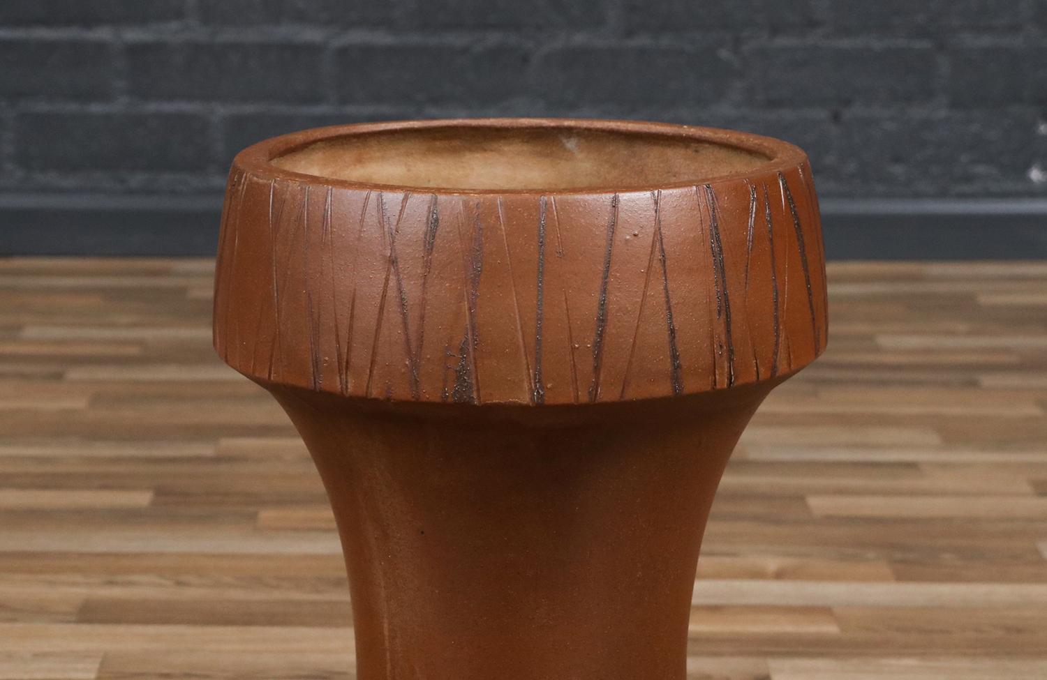 Marilyn Kay Austin Model-4002 Pro Artisan Pflanzgefäß für AP (Mitte des 20. Jahrhunderts) im Angebot
