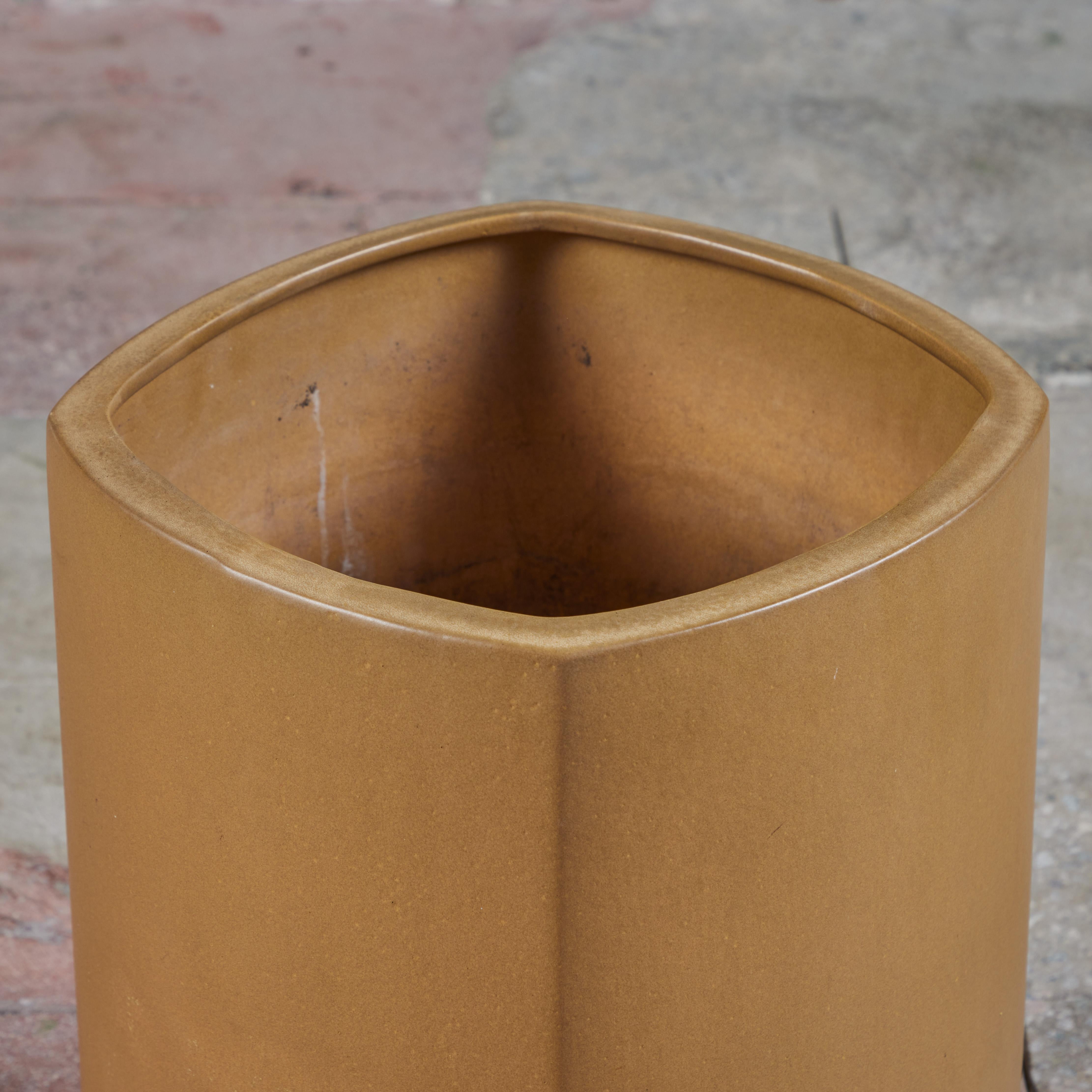 Marilyn Kay Austin Planter for Architectural Pottery In Excellent Condition For Sale In Los Angeles, CA