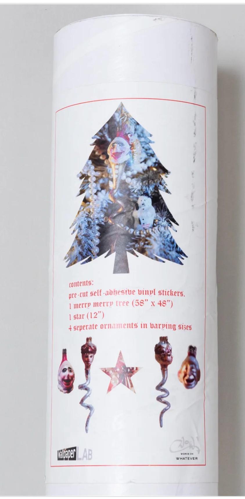 Merry : Grands bâtons de Noël en édition limitée - Réalisme Mixed Media Art par Marilyn Minter
