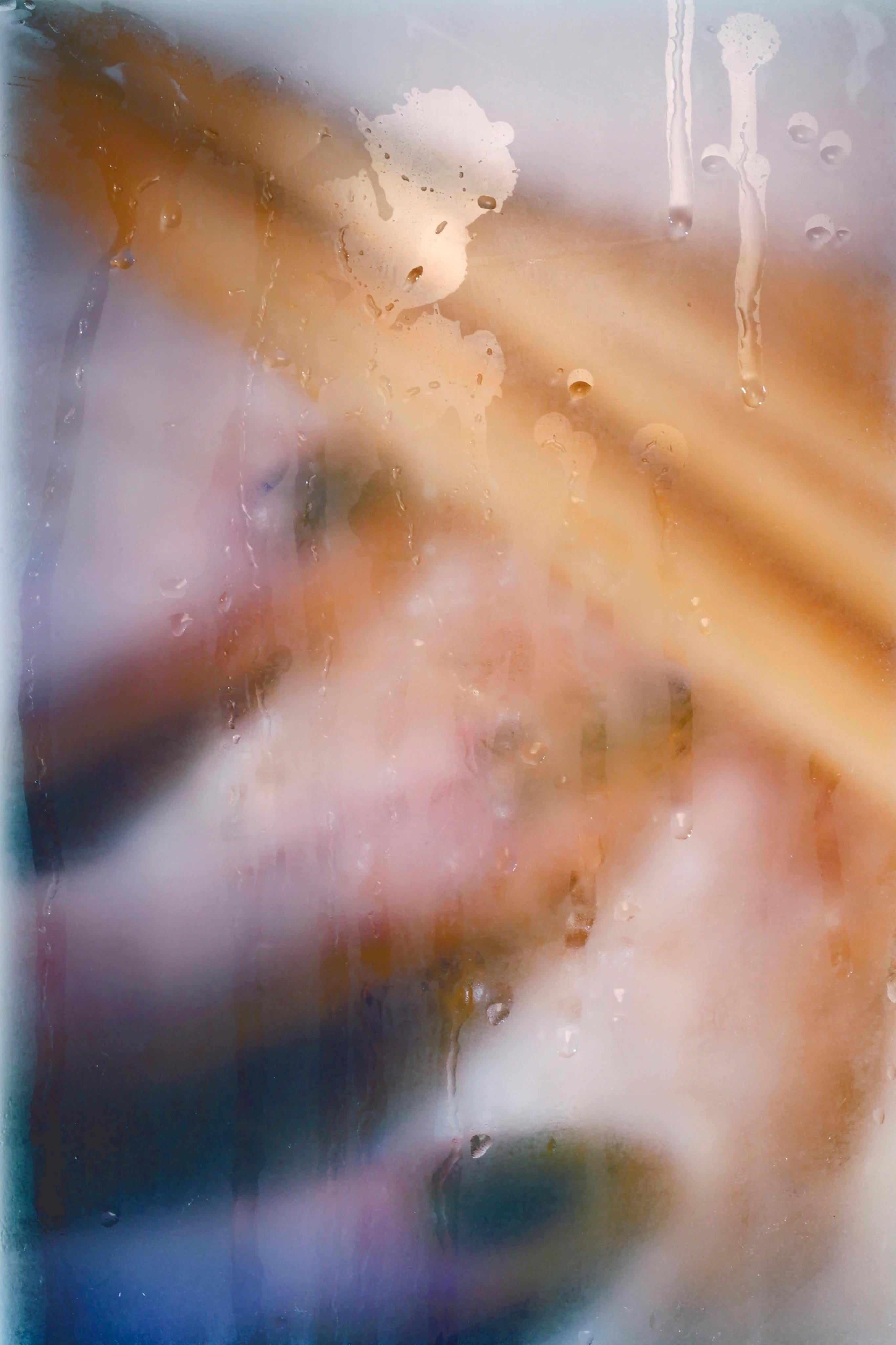 Muff Editions Triptychon, Tropfen II – Photograph von Marilyn Minter