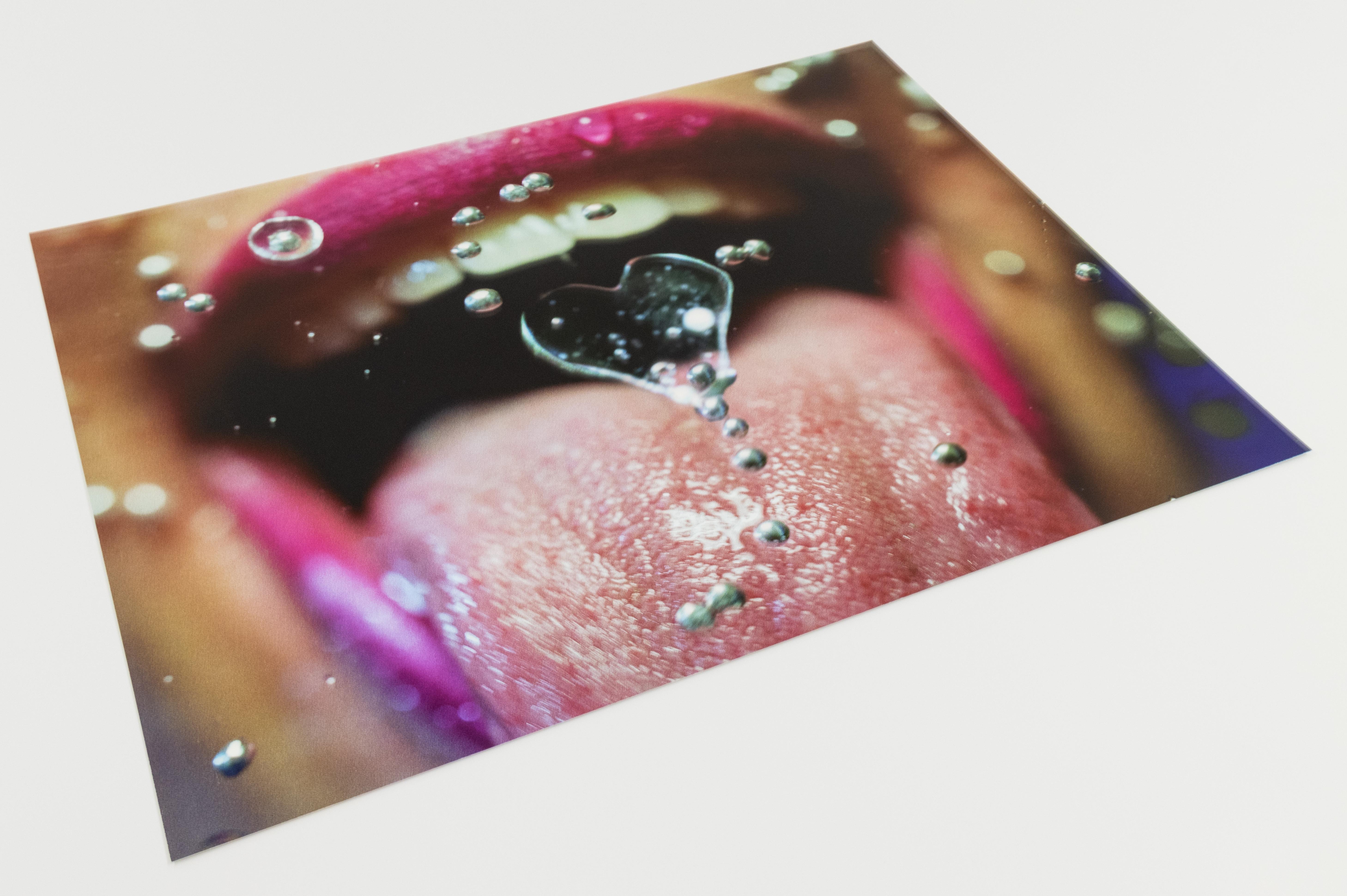 Sweetheart, color photograph by Marilyn Minter For Sale 6
