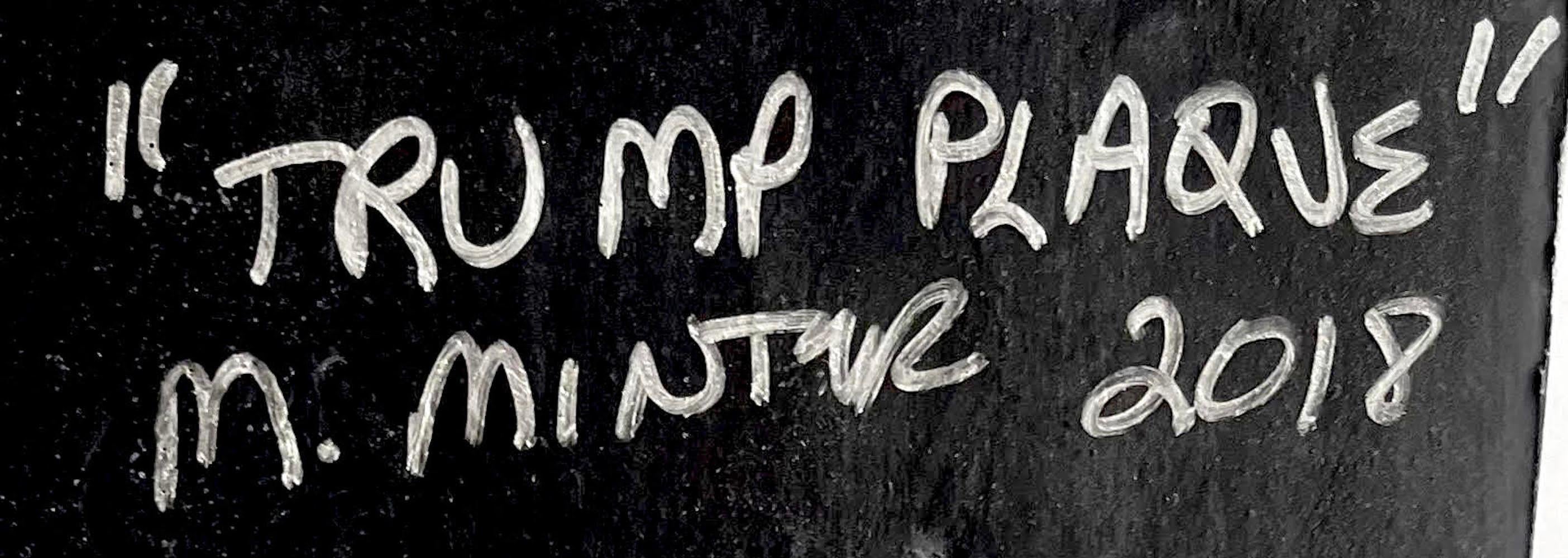 Marilyn Minter
Donald J. Trump (Silver), 2018
Tecnica mista, idrocalcio con vernice d'argento
Firmato a mano, intitolato, datato e numerato 10/100 da Marilyn Minter sul retro.
14 × 11 × 3/4 pollici
Senza cornice - pronto da appendere
Questa targa