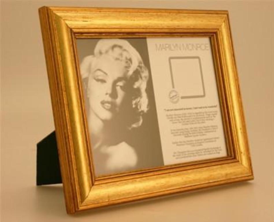 Marilyn Monroe (1926-1962) needs little introduction. An actress, model and entertainer, she is perhaps the most recognisable of all screen icons.

As such, her memorabilia is highly sought after, and continues to be widely collected across the
