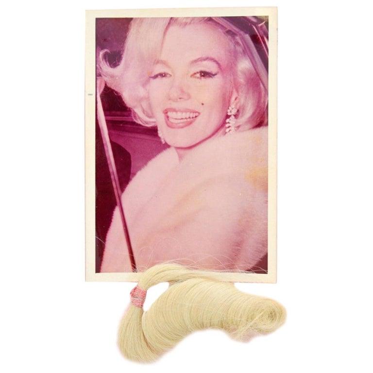 Marilyn Monroe lock of hair with Certificate of Authenticity In Good Condition For Sale In Jersey, GB