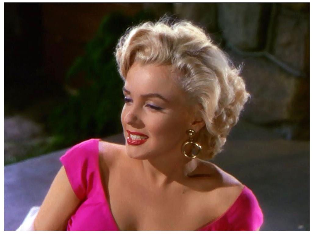 Marilyn Monroe Memorabilia Costume Silver Metal Hoop Doorknocker Earring Niagara For Sale 1