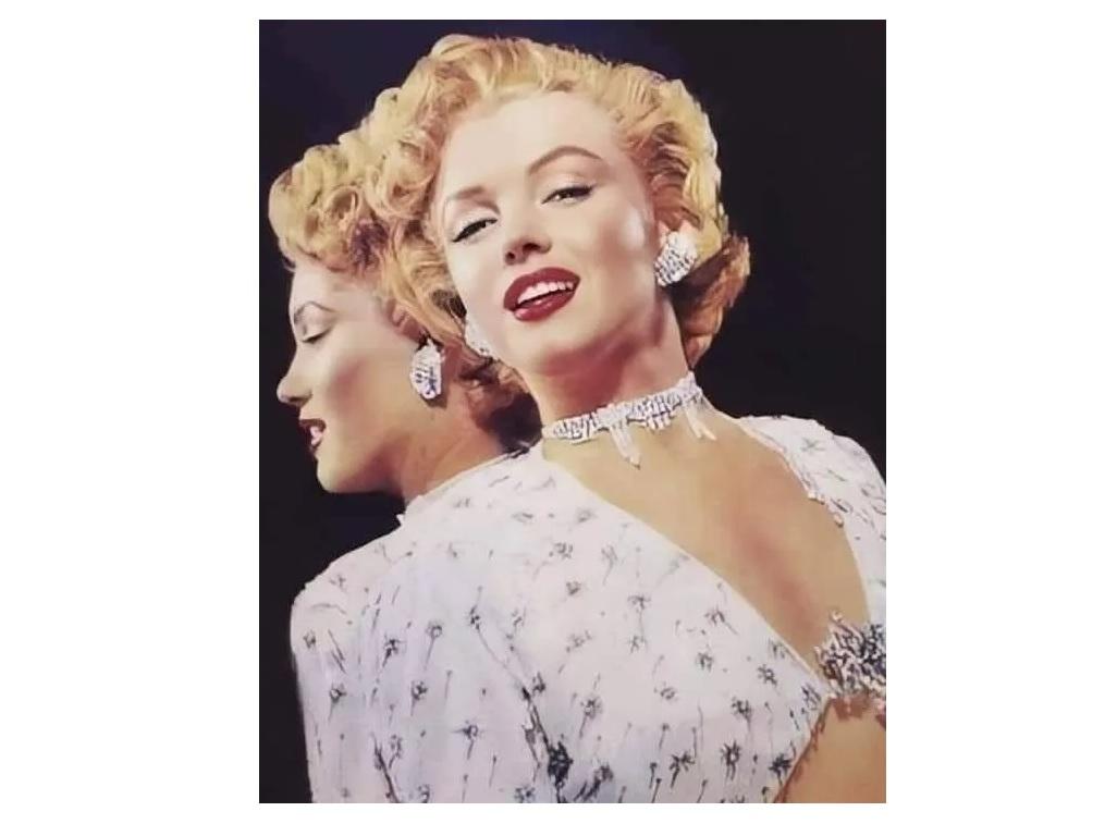 Marilyn Monroe Memorabilia Personal Costume Earrings 