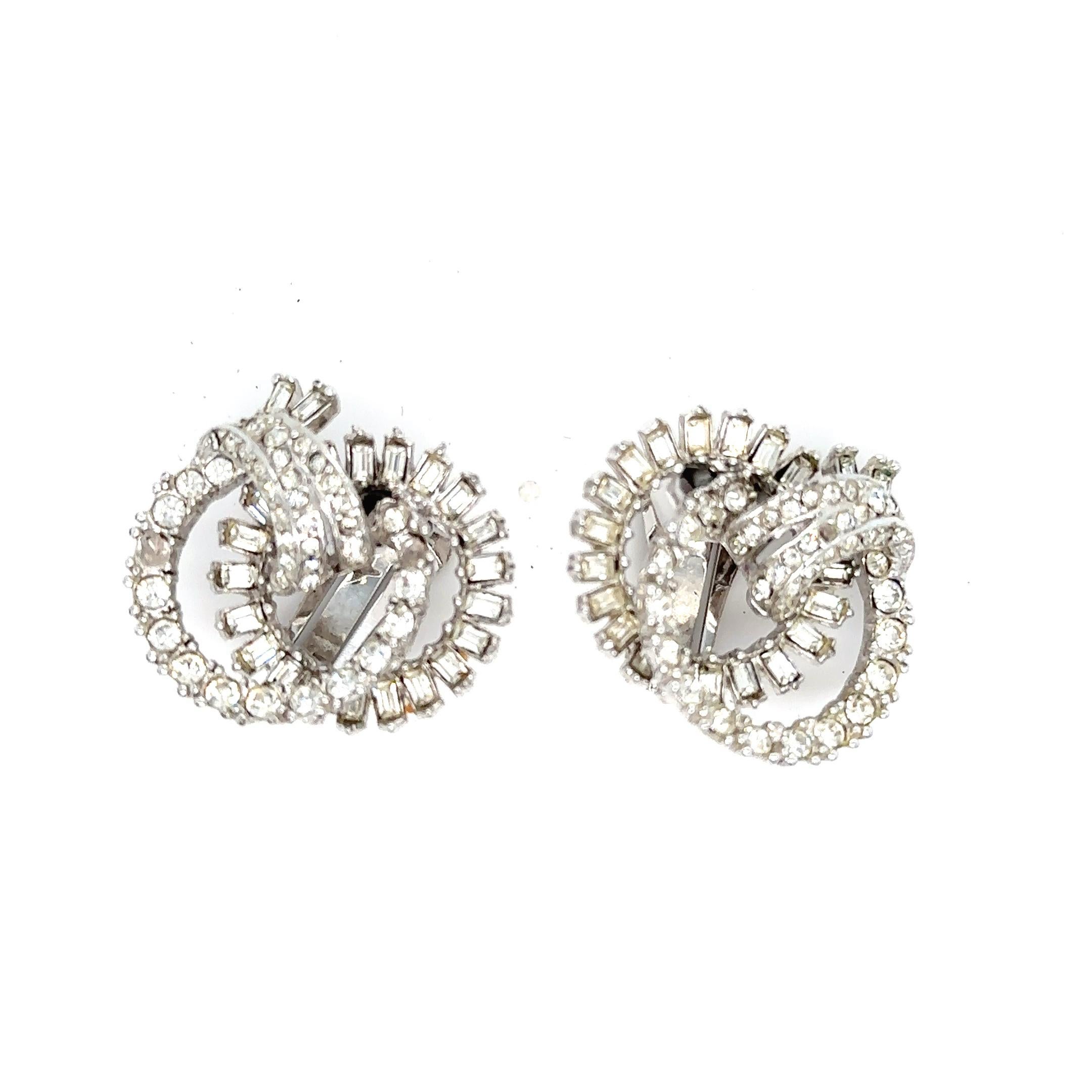 Marilyn Monroe Memorabilia Personal Costume Matching Jewelry Set Brooch/Earrings For Sale 1