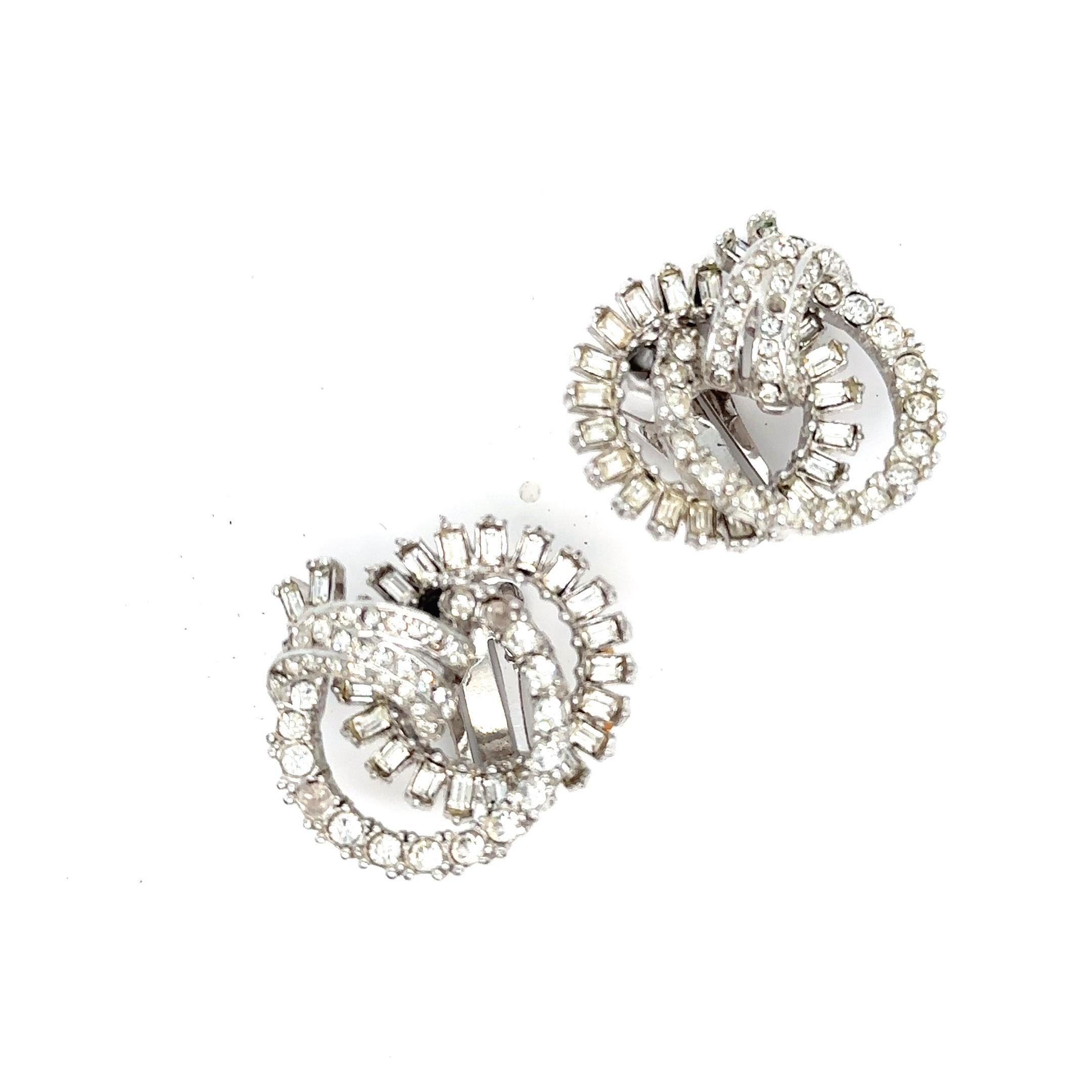 Marilyn Monroe Memorabilia Personal Costume Matching Jewelry Set Brooch/Earrings For Sale 2