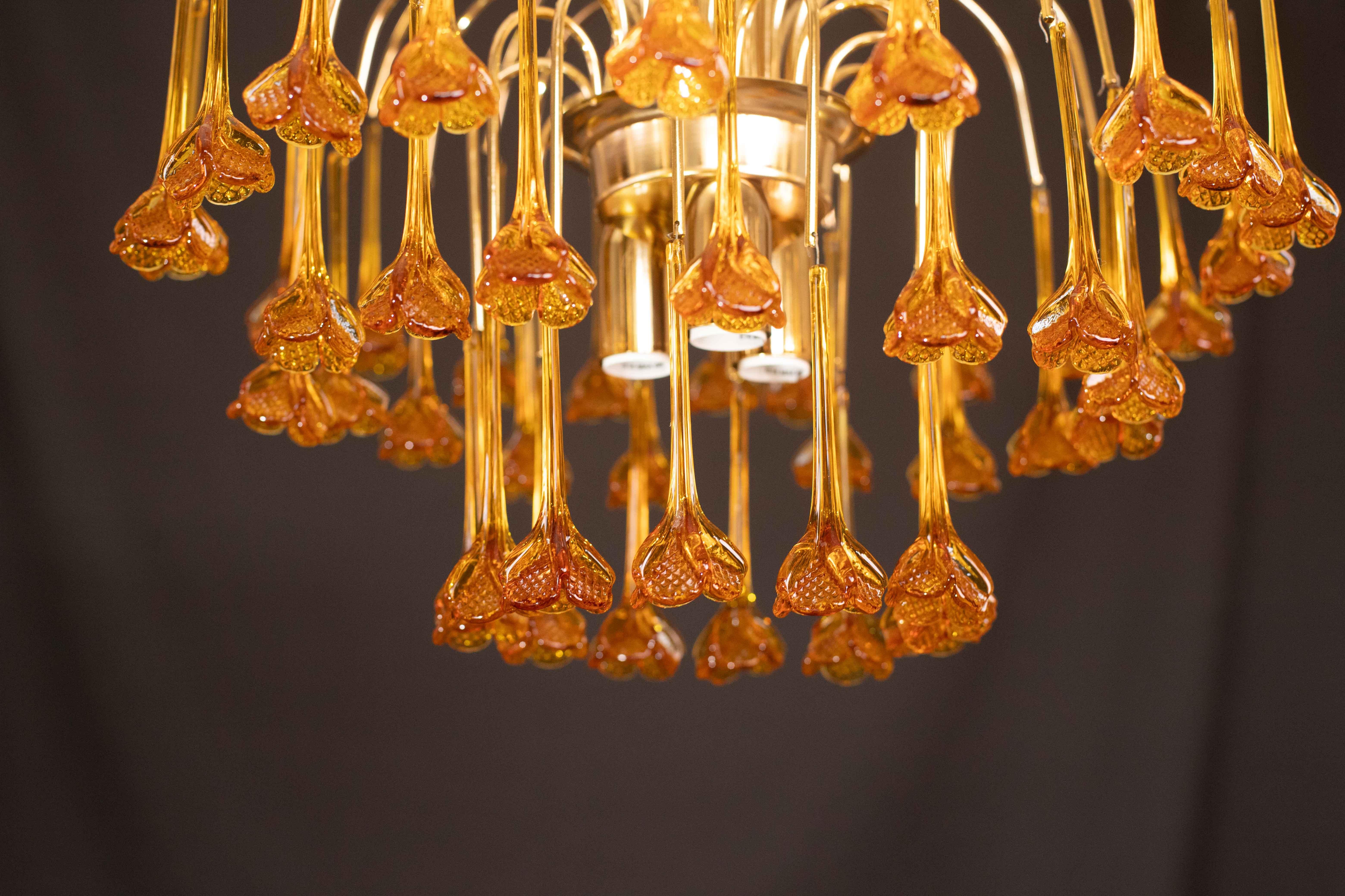 Marilyn Monroe, lampadario a gocce di fiori in vetro di Murano arancione, anni '70 in vendita 5