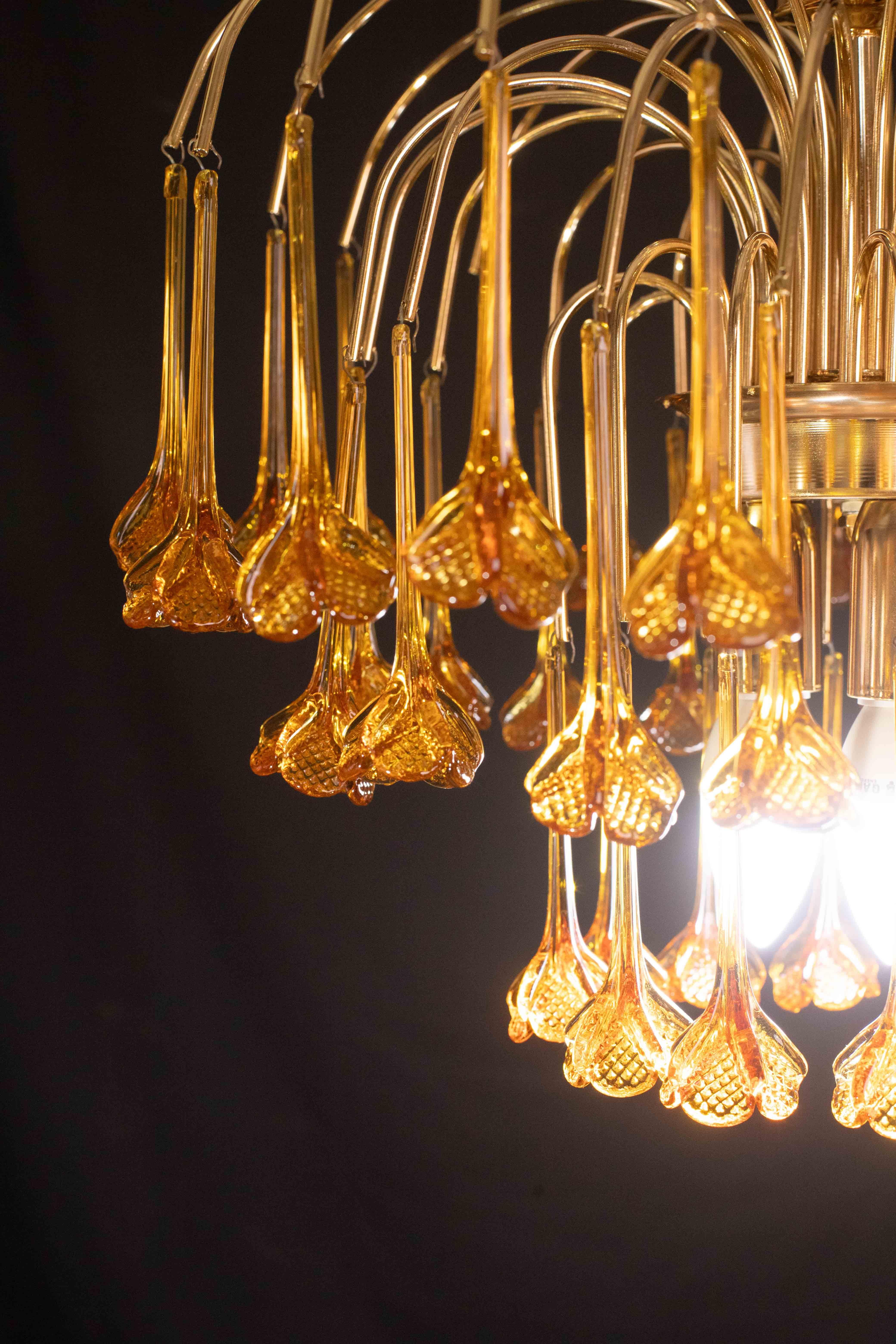 Vetro di Murano Marilyn Monroe, lampadario a gocce di fiori in vetro di Murano arancione, anni '70 in vendita
