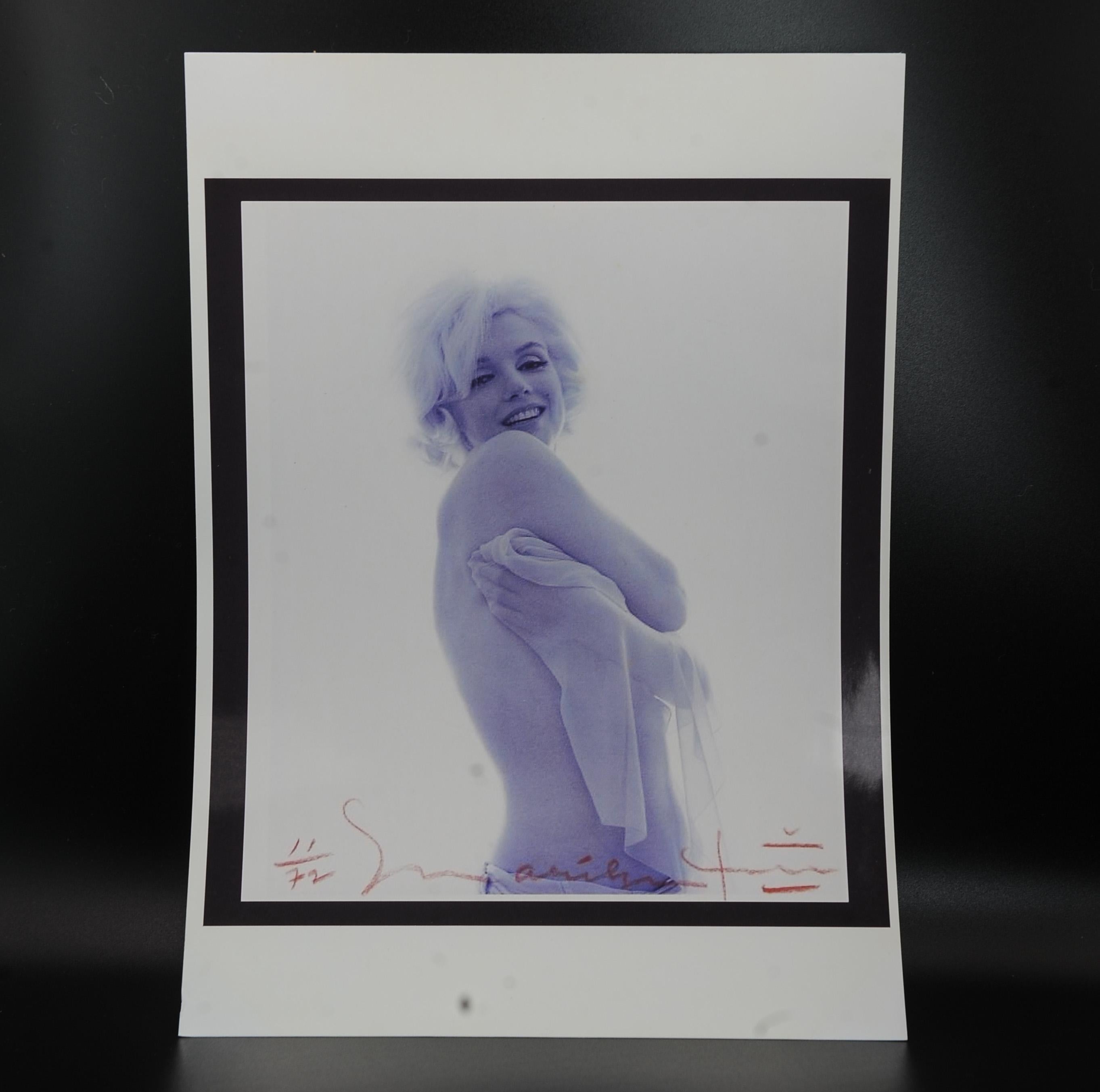 Marilyn Monroe The Last Sitting Photoshoot Edition limitée par Bert Stern 

Au verso de l'impression, le label 