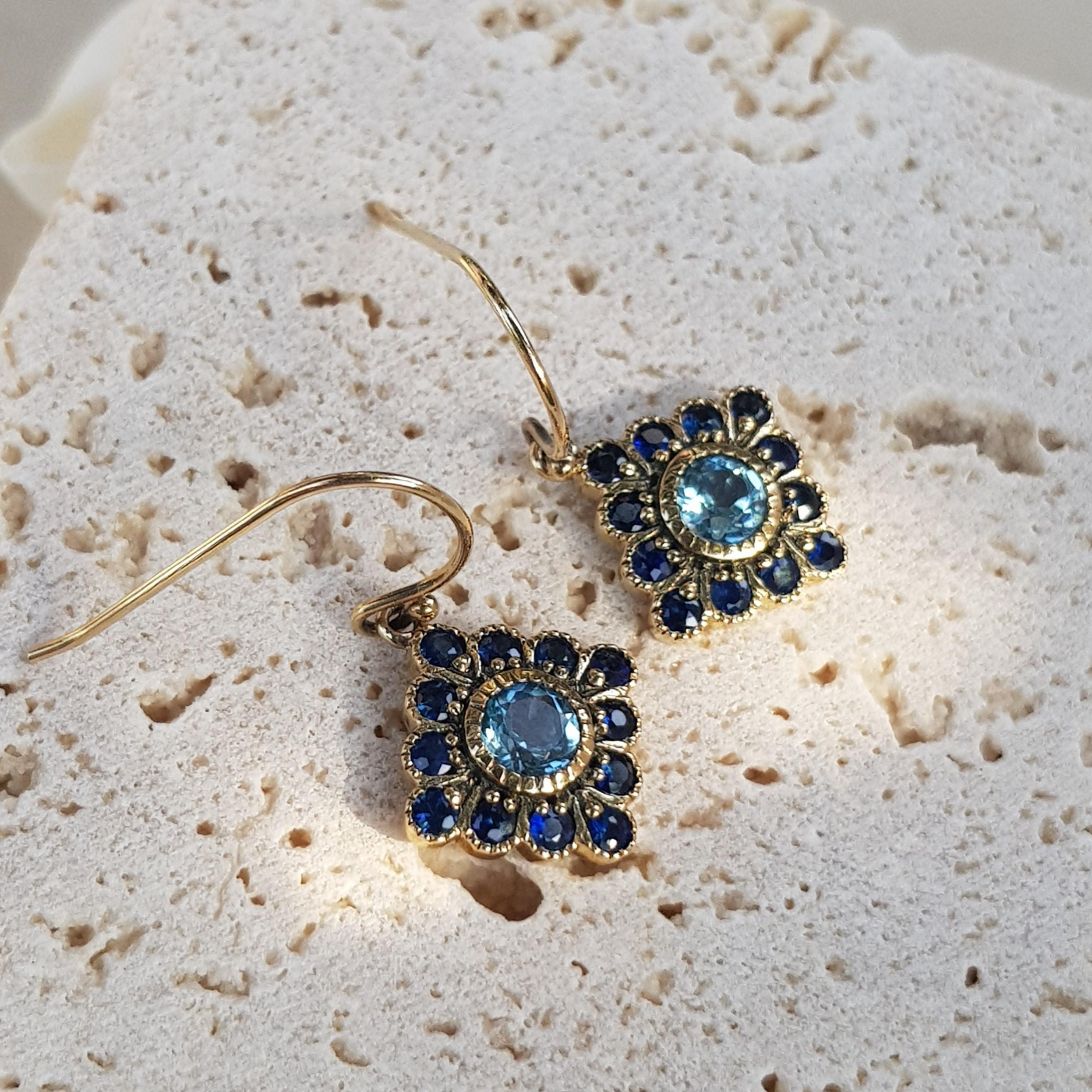 Marin Fleur Round Sky Blue Topaz and Sapphire Drop Earrings in 9K Yellow Gold In New Condition In Bangkok, TH