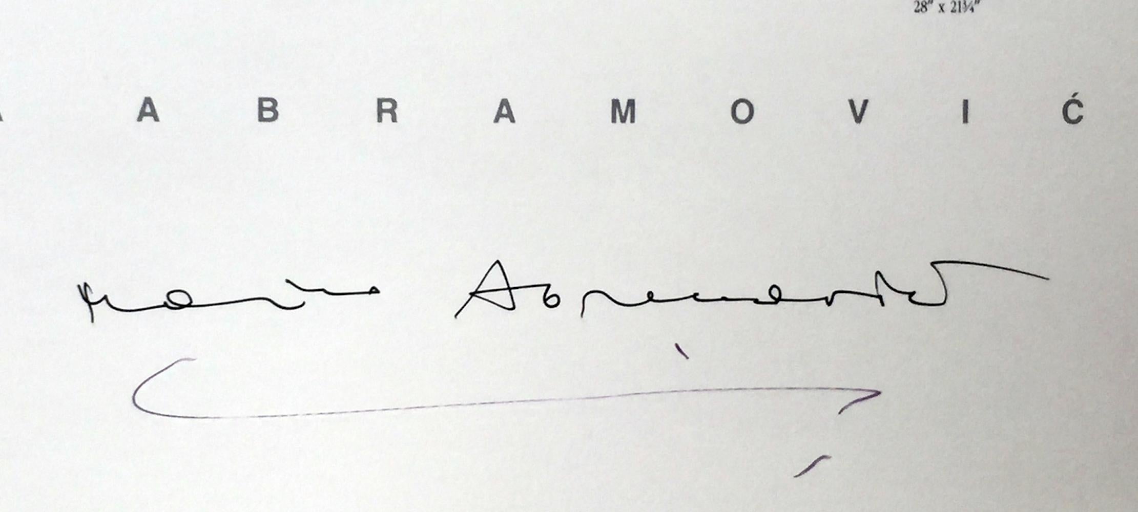 Stampa storica della performance Sun and the Moon (firmata a mano da Marina Abramovic) in vendita 1