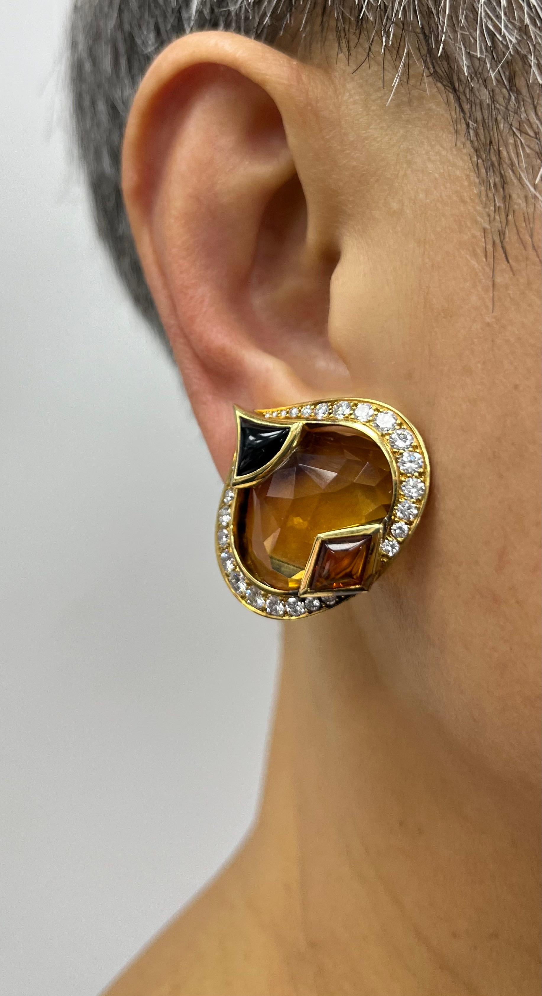 Marked: 1985 750 Marina B. FRANCE 
18K Yellow Gold Diamond Facet cut and Cabochon Citrine and Onyx Earrings
with 60 diamonds approx over 2.00 cts E-F color VS Clarity
Measurement: 32 x 30 mm