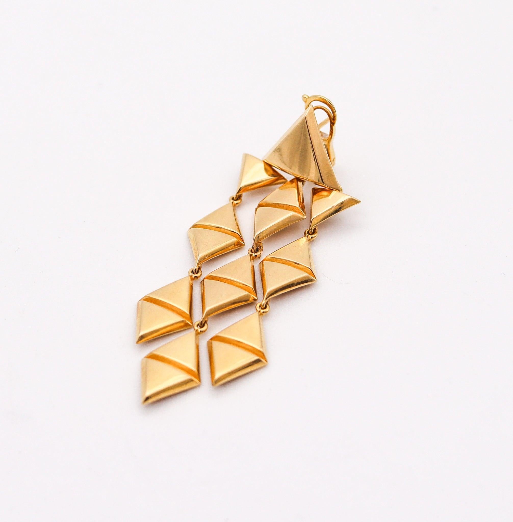 MARINA B. 1978 Milano Triangoli Single dangle Ohrringe-Anhänger aus 18 Karat Gelbgold (Modernistisch) im Angebot
