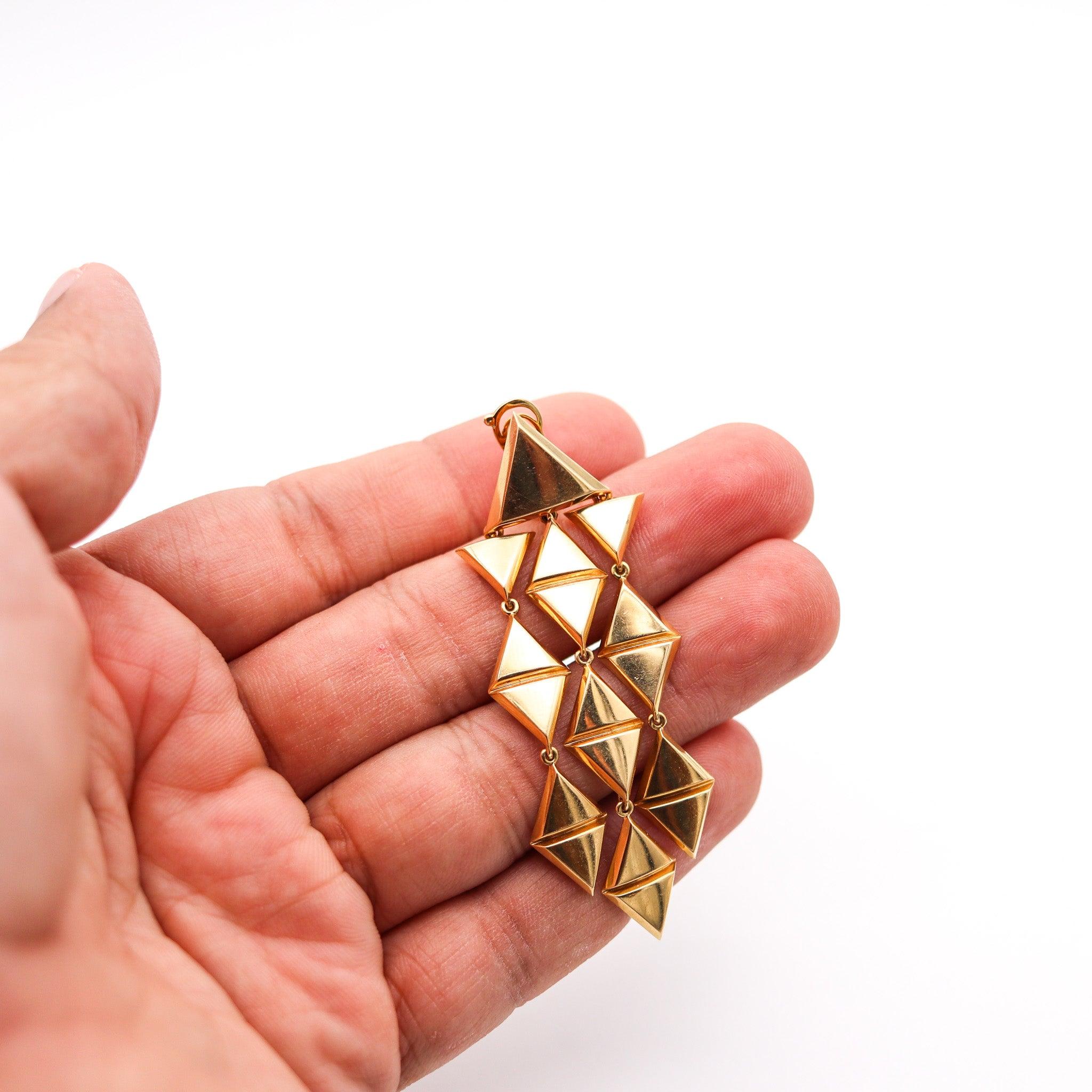 MARINA B. 1978 Milano Triangoli Single dangle Ohrringe-Anhänger aus 18 Karat Gelbgold im Angebot 2