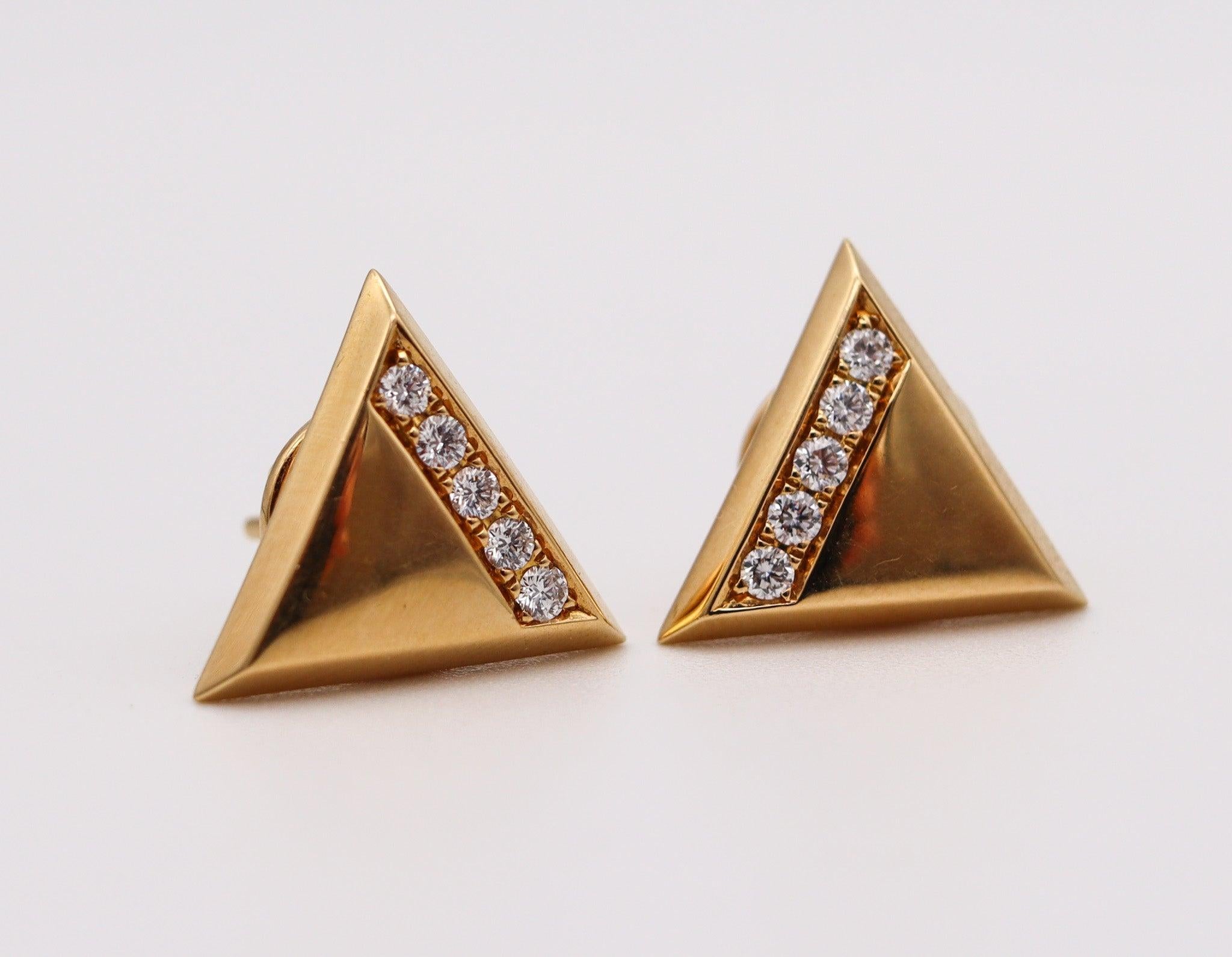 Taille brillant MARINA B. 1978 Milano Triangoli Clous d'oreilles en or jaune 18 carats avec diamants VS en vente