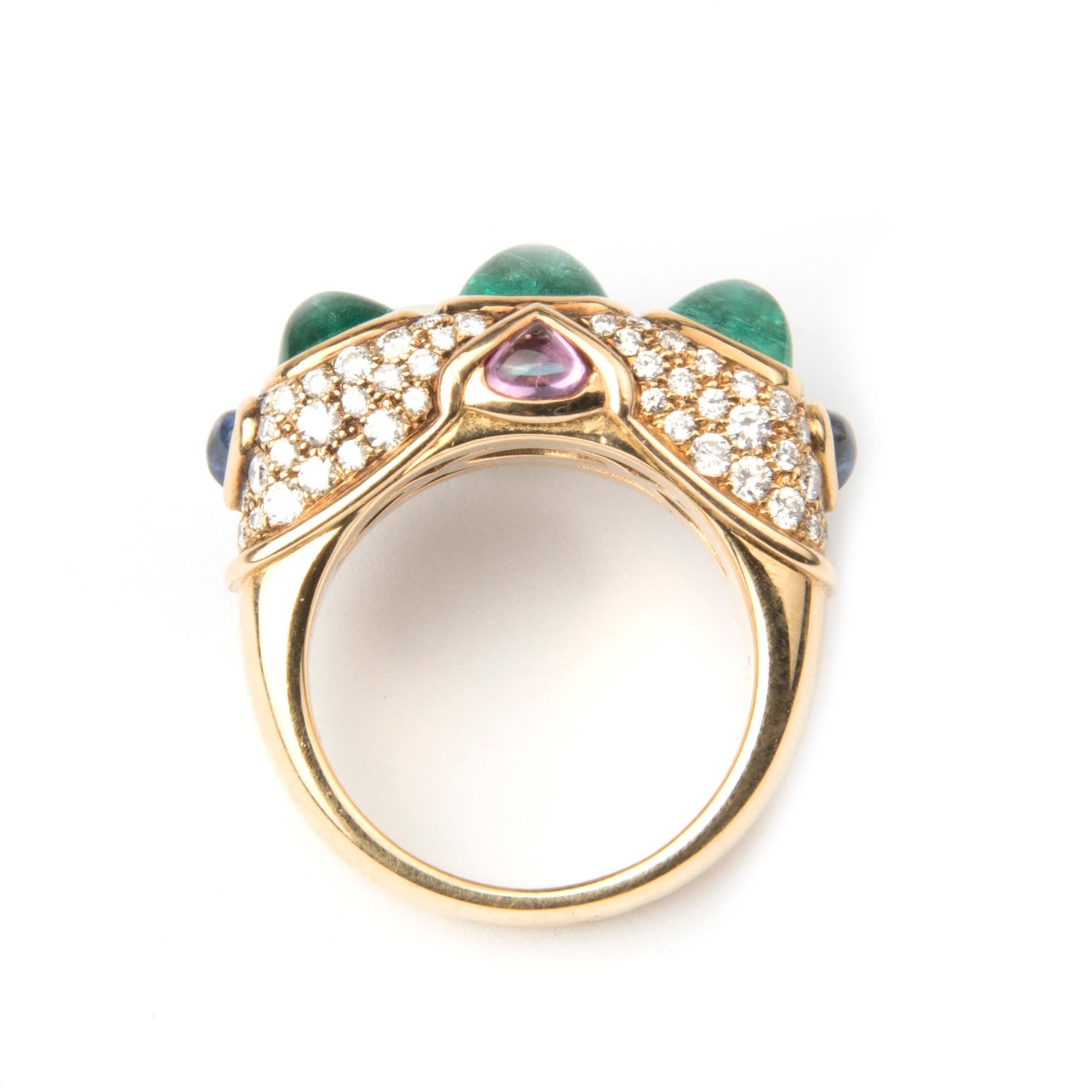 Marina B 'Bulgari' 18 Karat Yellow Gold and Diamond and Emerald Ring, Unique In Good Condition For Sale In London, GB