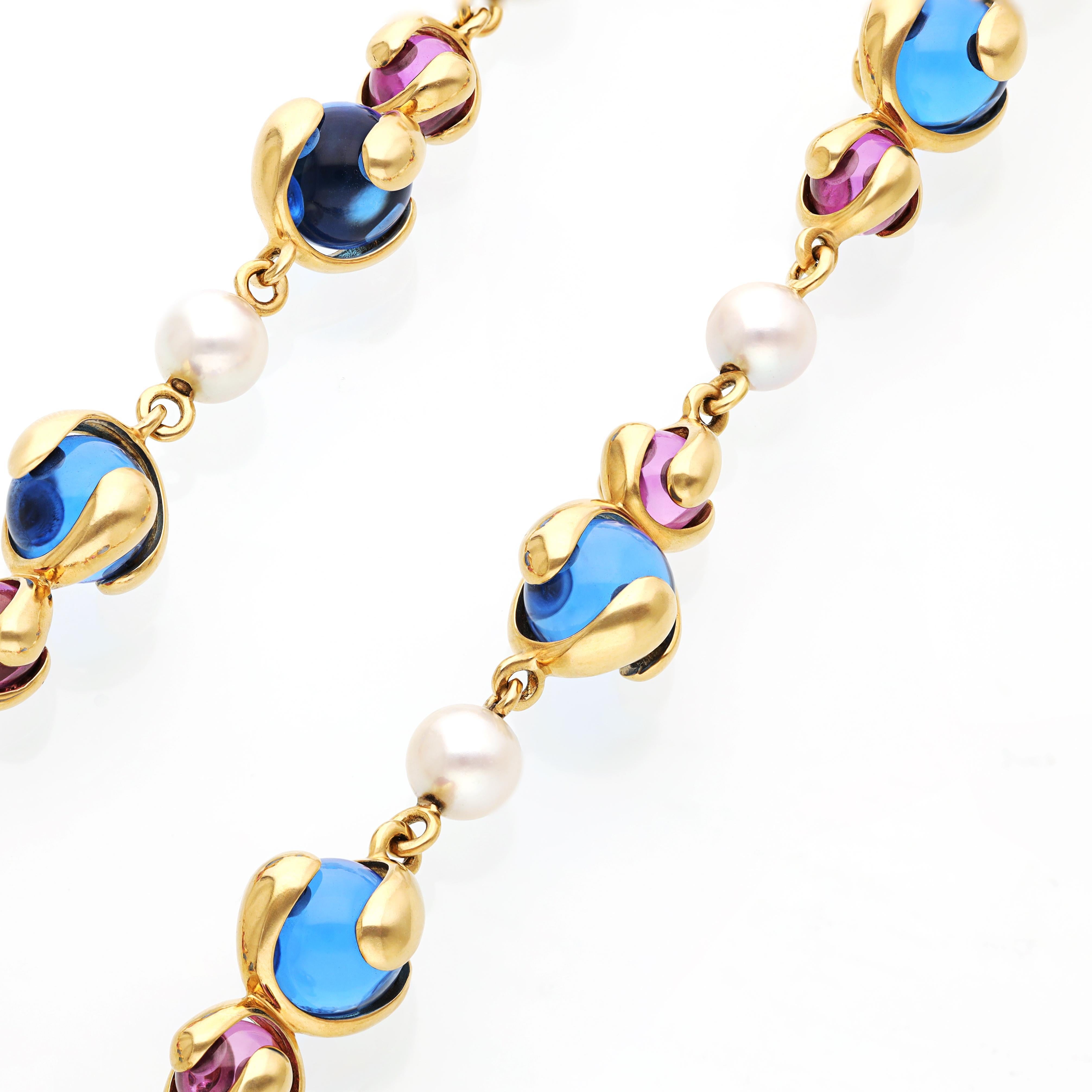 Discover your unique style and chart your course with the exquisite Cardan collection necklace. This versatile piece can be worn either as a singular statement or thoughtfully layered in a set of two or a suite of three, allowing for a personalized