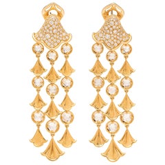 Marina B. Boucles d'oreilles chandelier en or 18 carats et diamants