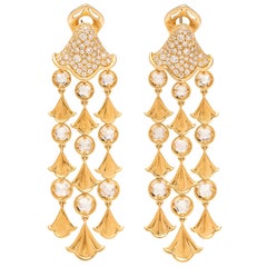 Marina B. Boucles d'oreilles chandelier en or 18 carats et diamants