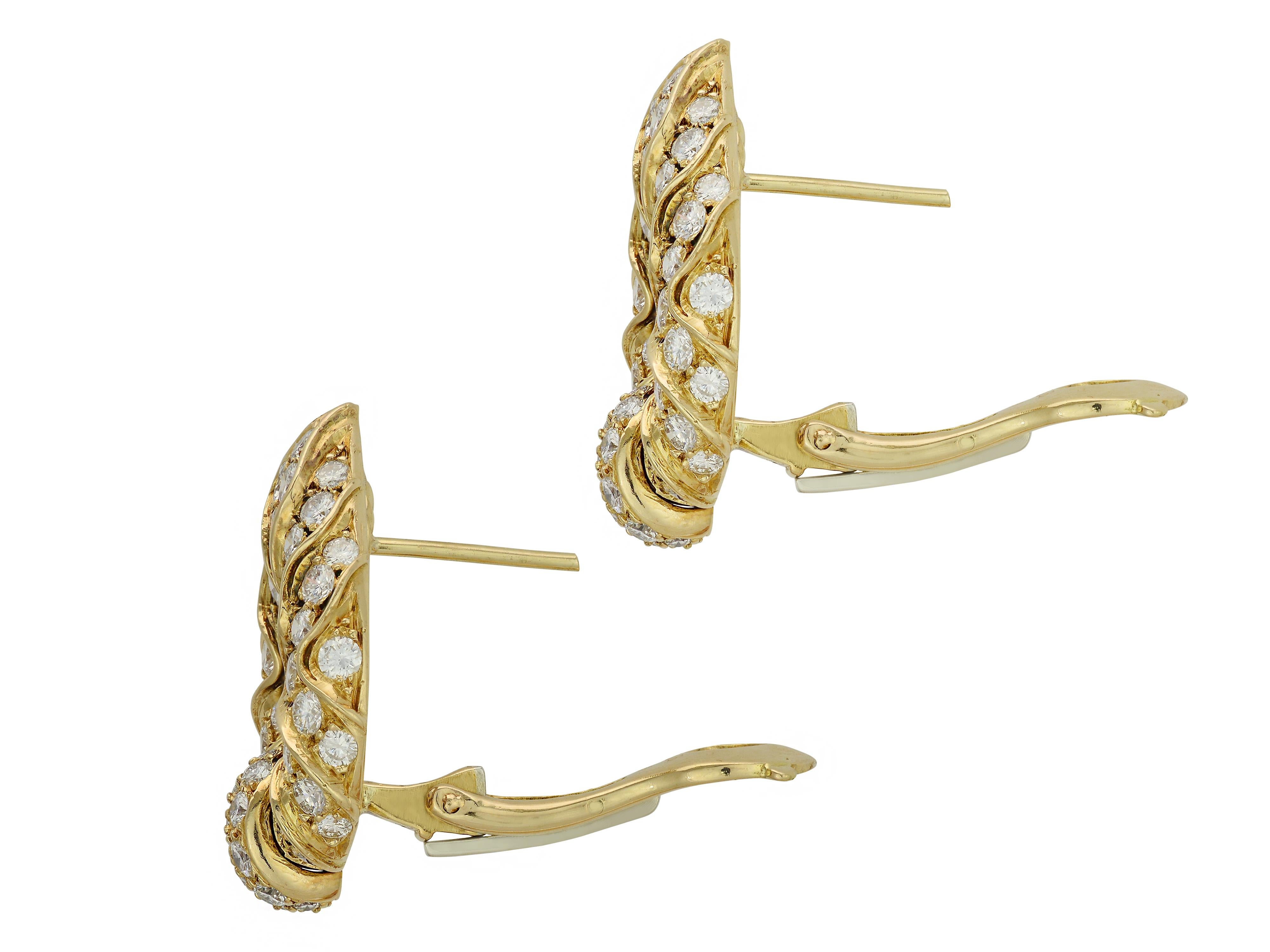 Marina B. 18 Karat Yellow Gold Diamond Clip Earrings (Rundschliff)