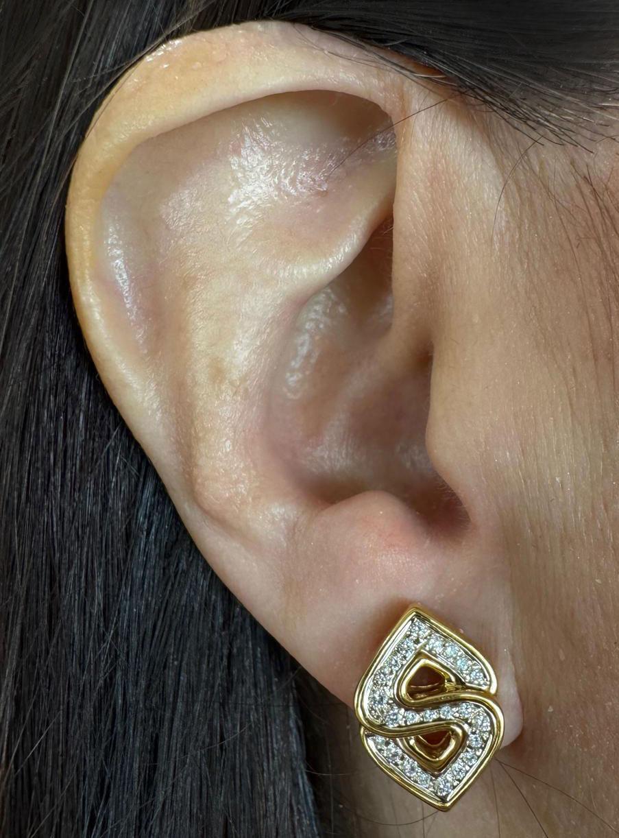 Taille ronde Boucles d'oreilles Marina B Diamond S en vente