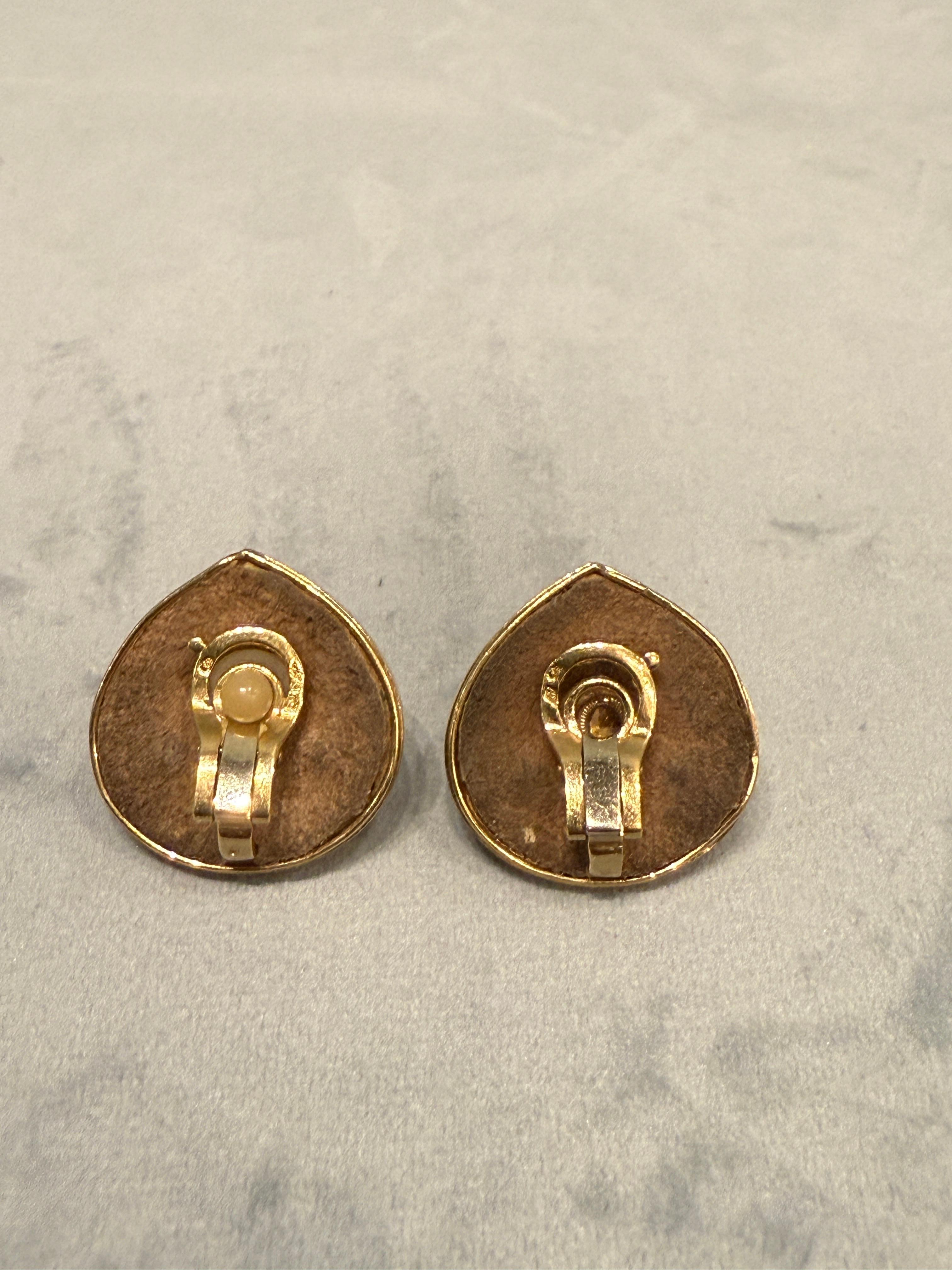 Orecchini di perle di Marina B Mabe con marchi francesi in oro 18kt. In condizioni buone in vendita a Milano, IT