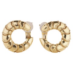 Marina B. Milan, paire de clips d'oreilles vintage en or 18 carats au design festonné