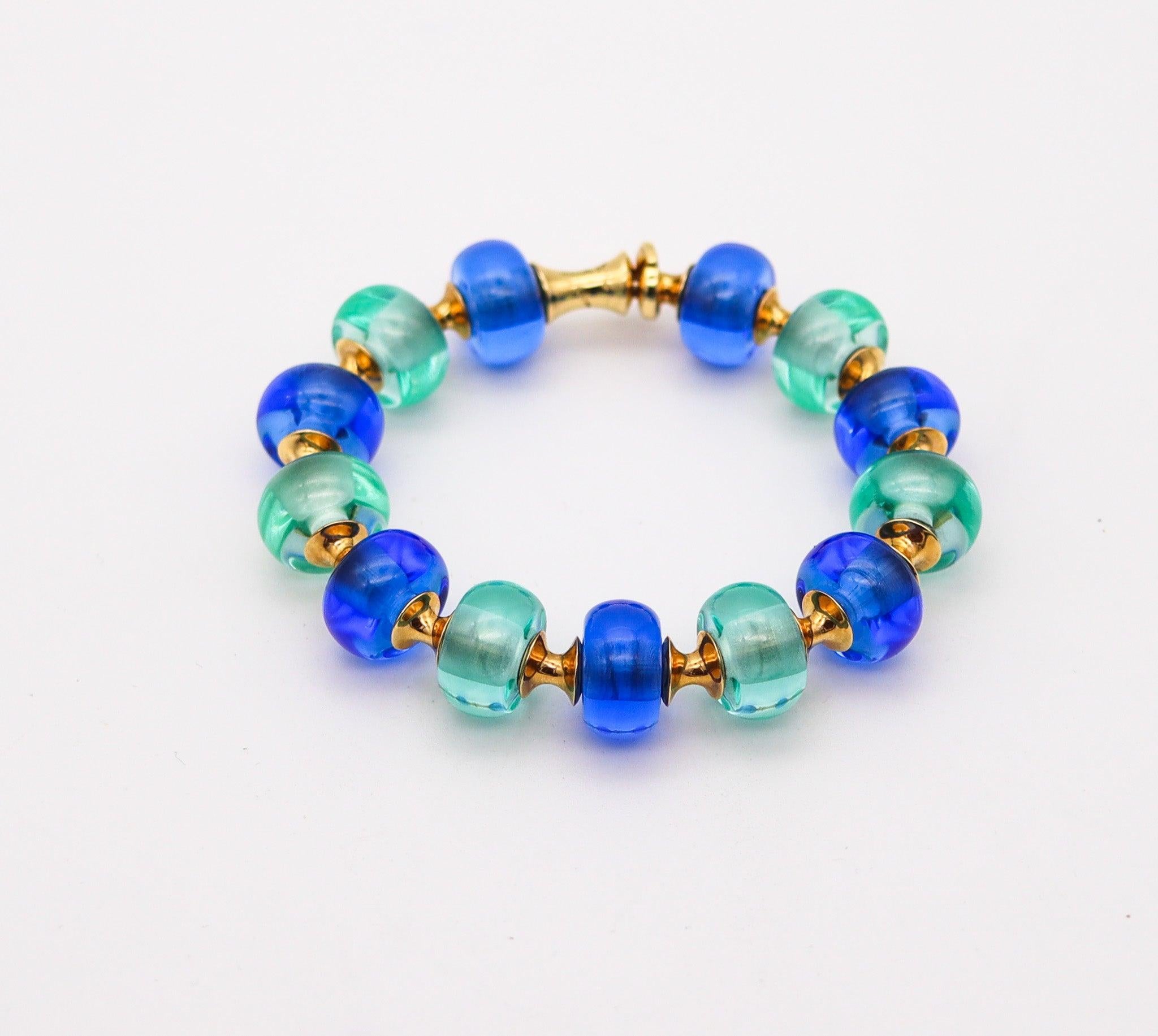 MARINA B. Milano Pneus-Armreif aus 18 Karat Gelbgold und blauem russischem Quarz (Modernistisch) im Angebot
