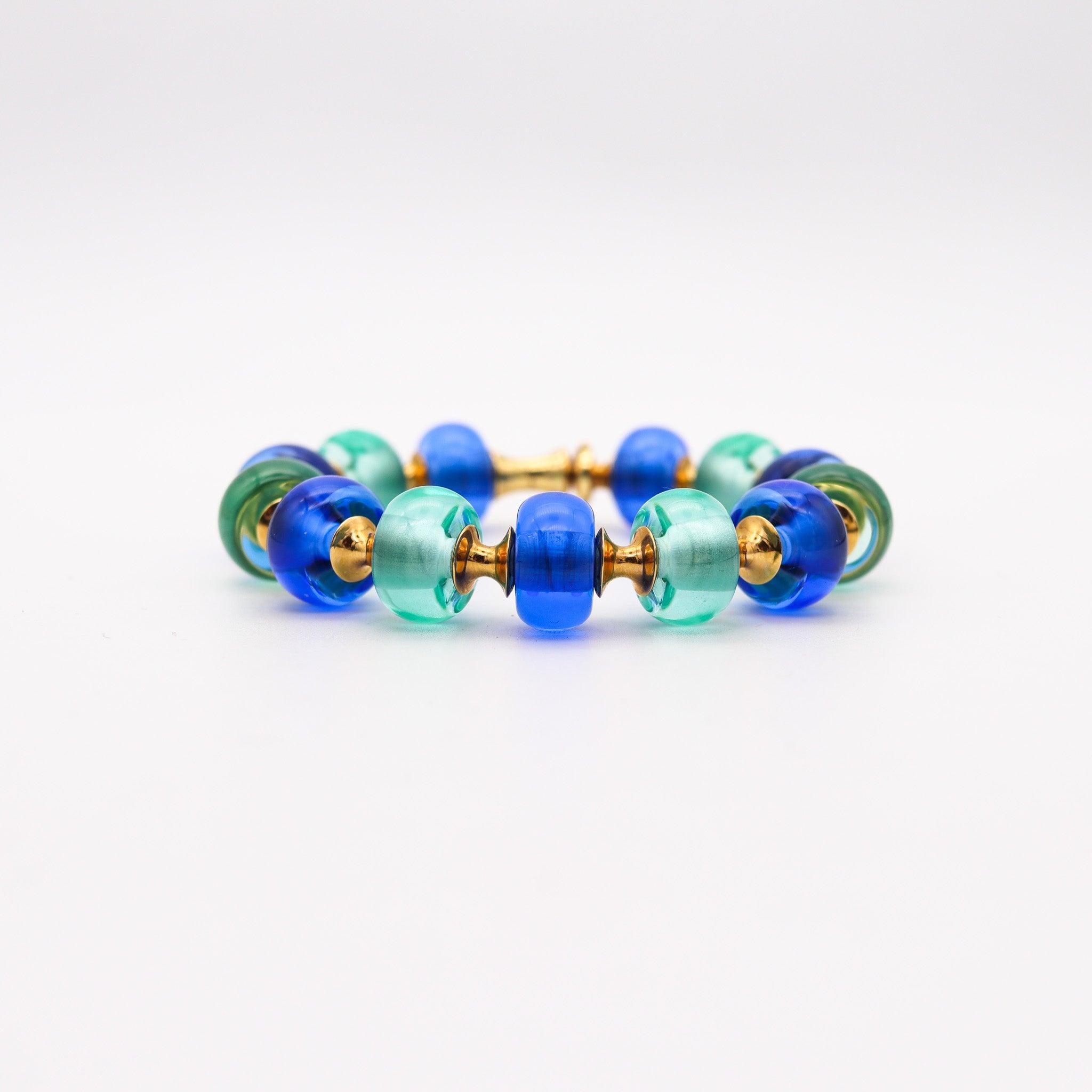 MARINA B. Milano Pneus-Armreif aus 18 Karat Gelbgold und blauem russischem Quarz im Zustand „Hervorragend“ im Angebot in Miami, FL